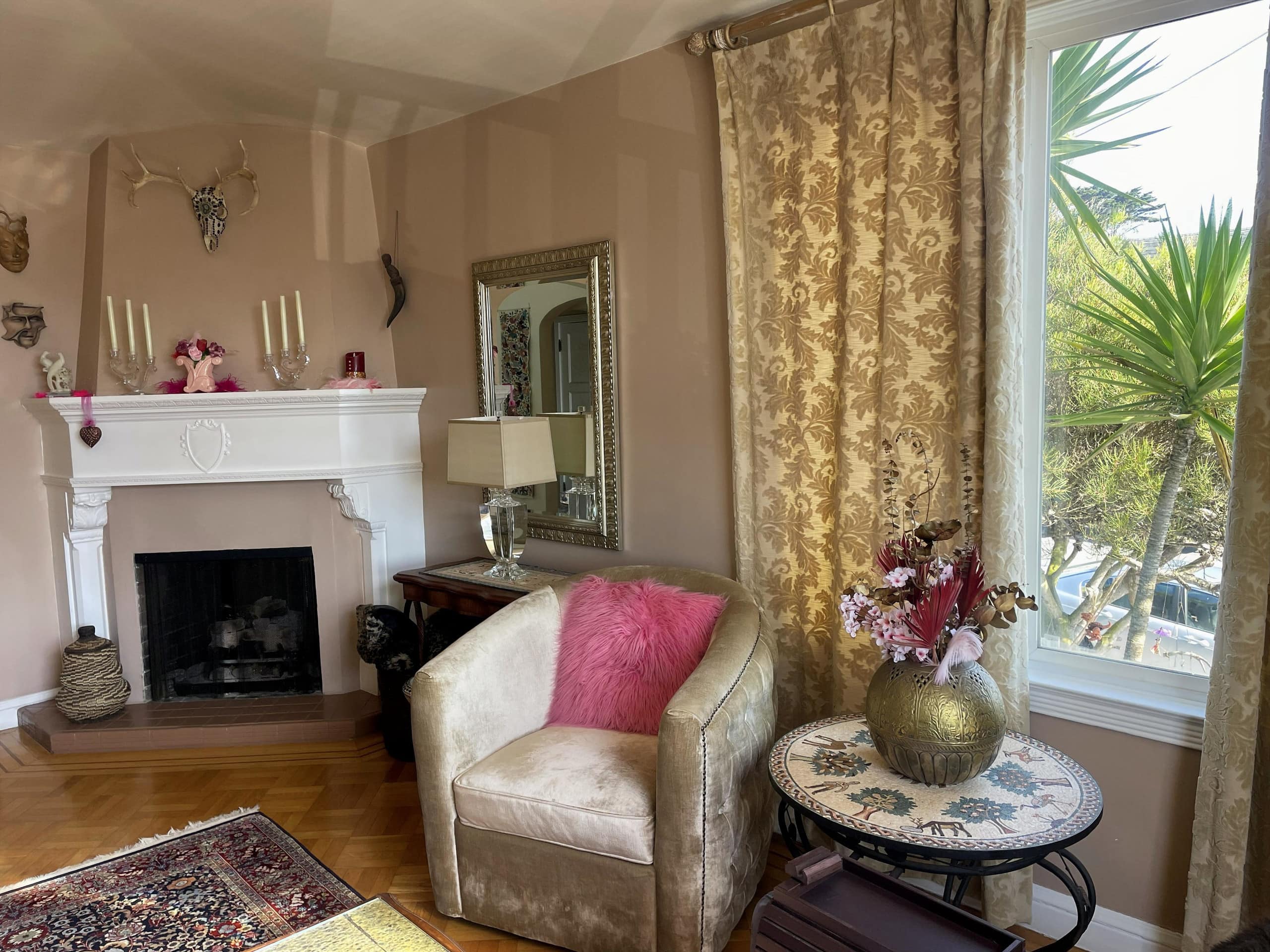 Home in San Francisco · ★4.95 · 2 bedrooms · 2 beds · 1 bath - Image 11