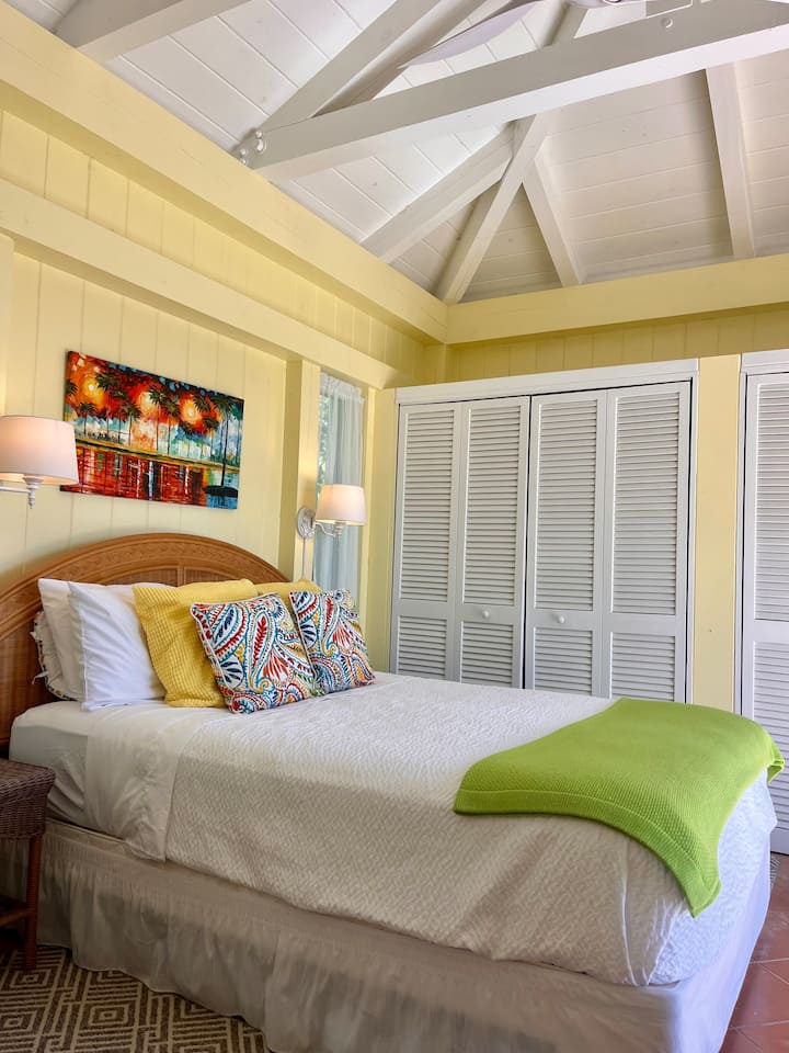 Detached master bedroom and bathroom offer ultimate privacy. Enjoy the outdoor shower surrounded by tropical greenery!