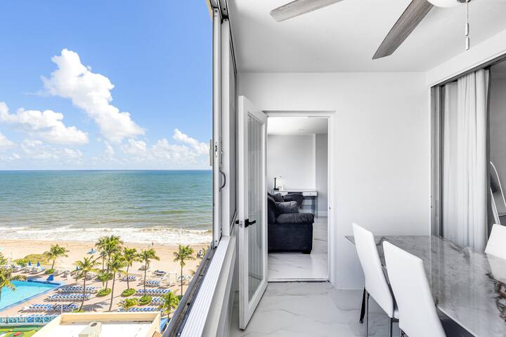 On the BEACH-Large Pool-Tiki Bar-No resort fee gallery image 2