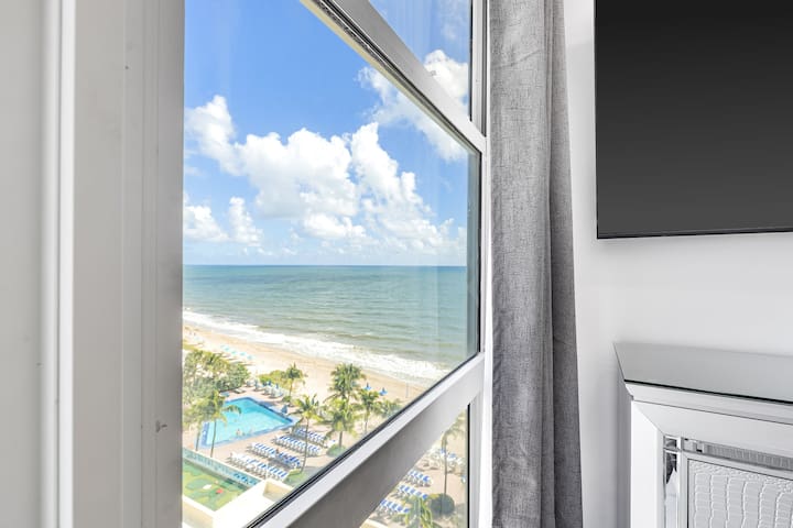 On the BEACH-Large Pool-Tiki Bar-Views