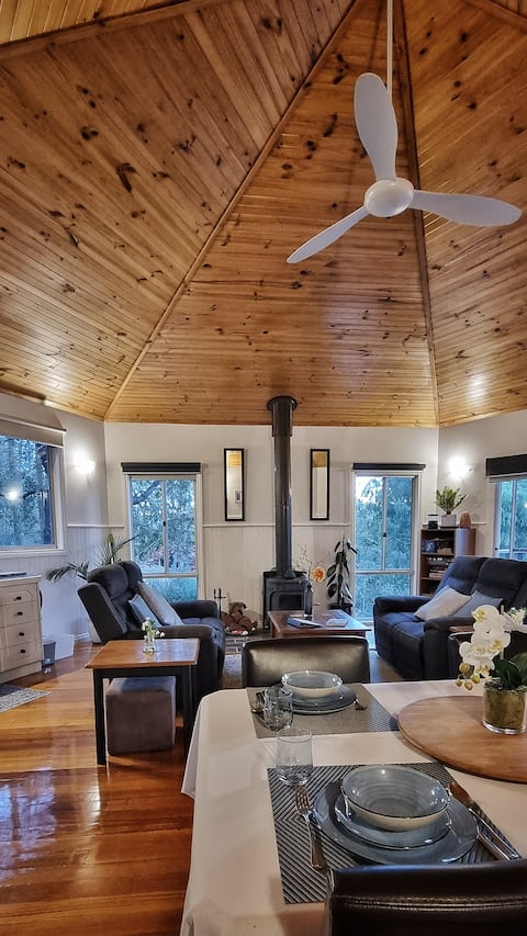 Popular Airbnb listing: Entire Home Hepburn Springs in Hepburn Springs