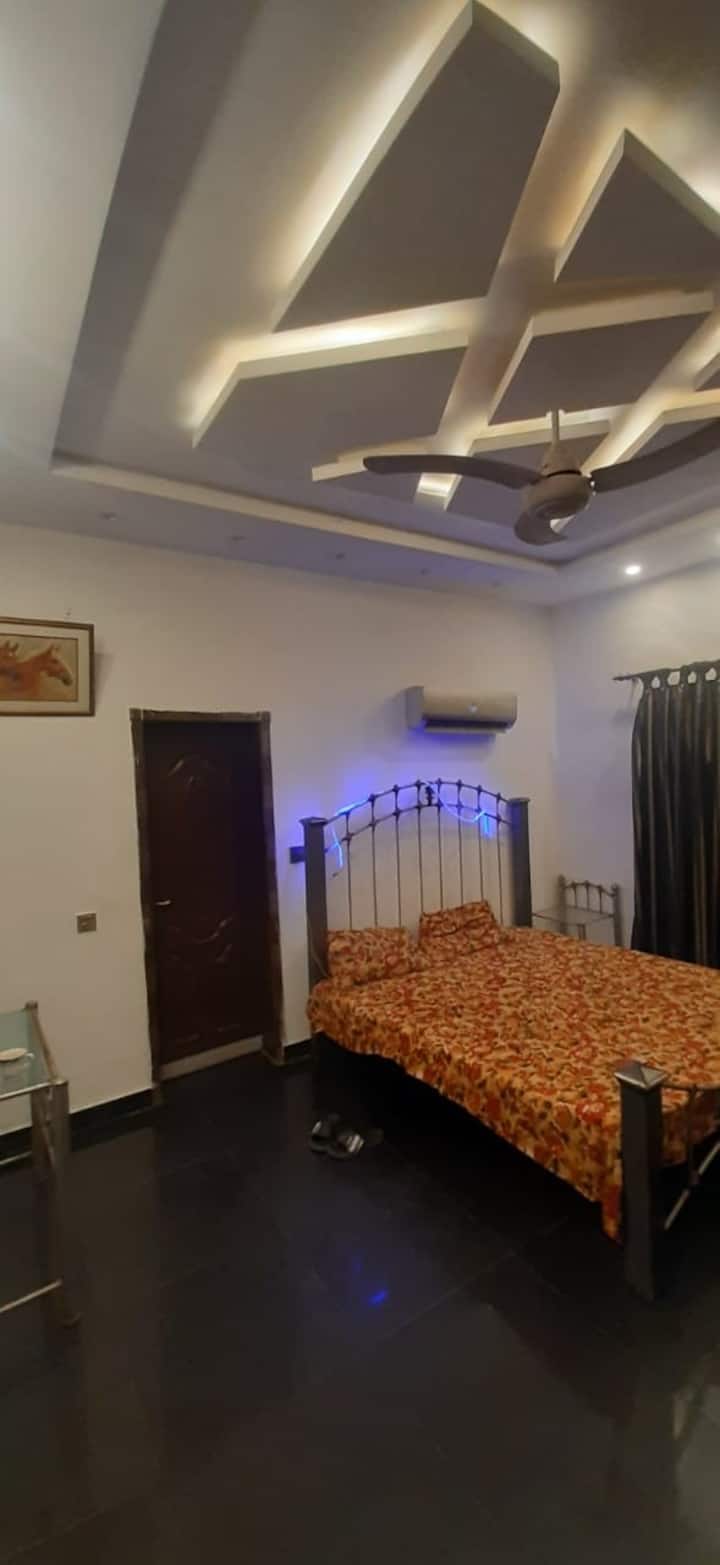 غرفة النوم 1