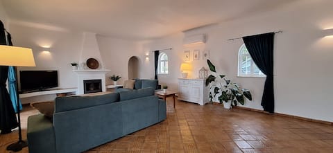 Top performing Airbnb: Casa Casuarina-3 bedroom/Beach at 10minutes walk in Luz
