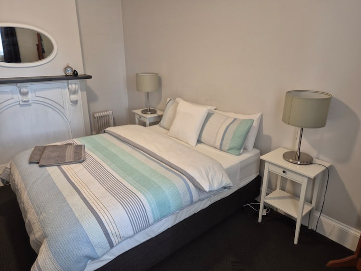 1st Bedroom comfy Queen