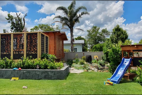 Top Airbnb: ❤ Lazy Hans cabin 12min Walk to the Ettalong Beach in Umina Beach