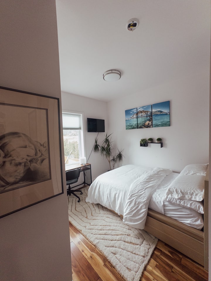 Excelsior Retreat With Private Bathroom - San Francisco, CA