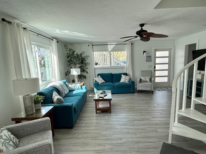 Beach House W/private Pool & Spa - Anna Maria, FL