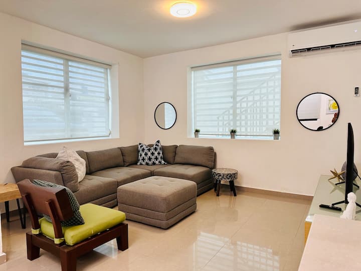 Isla Verde Pool Retreat. Sleep 22  10 Bdrs-7 Bths - San Juan, Puerto Rico