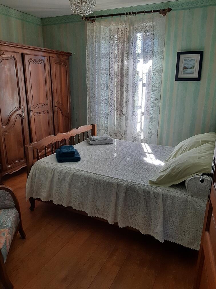 საძინებელი 1