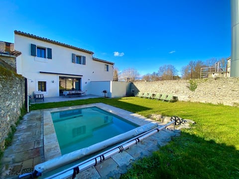 Private pool not overlooked / Quiet / Foosball