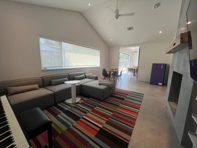 Luxe 4BR–Cold Plunge/Pool/Sauna/Gym in Westlake gallery image 3