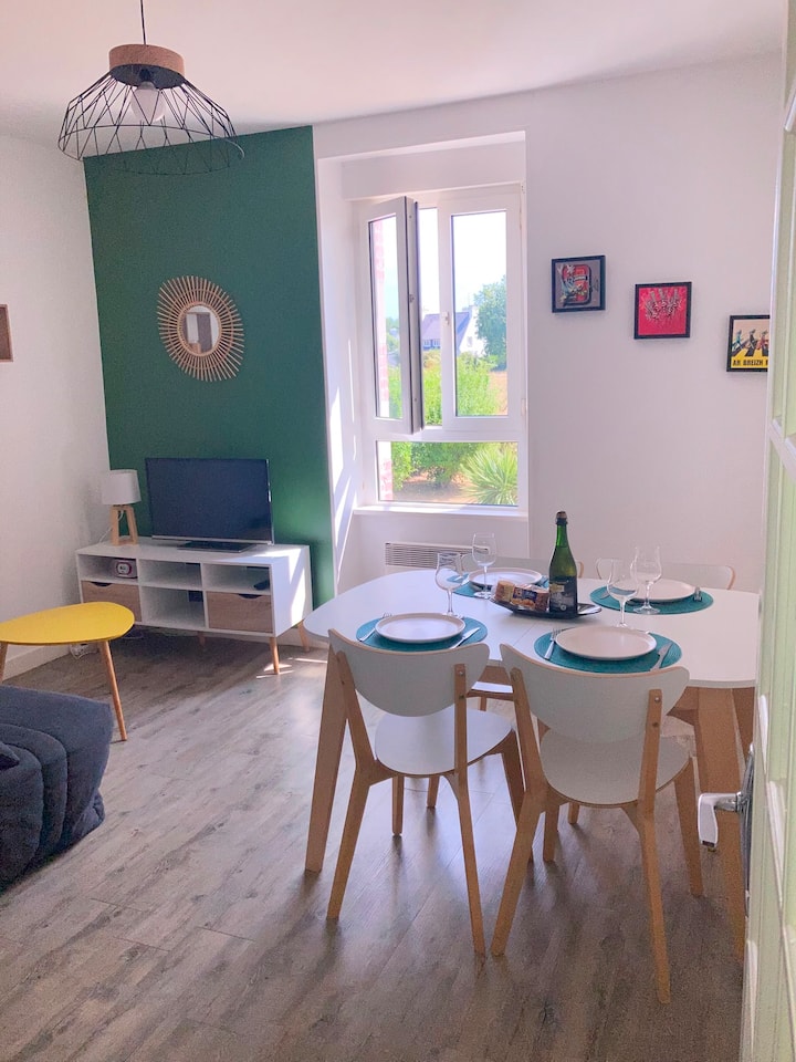 Renovated One-bedroom Apartment, 300 M From The Beach, Free Private Parking - Bretaña