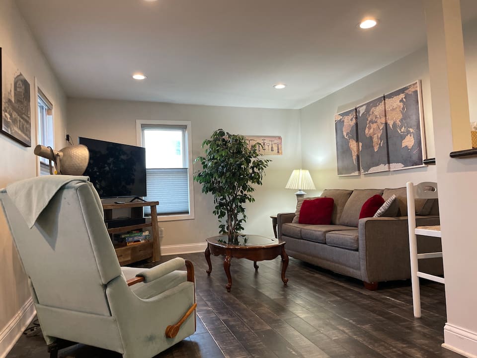 The Dollar House — foto 1