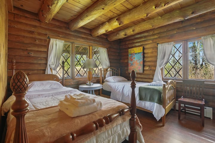 Peterborough Room with Twins beds