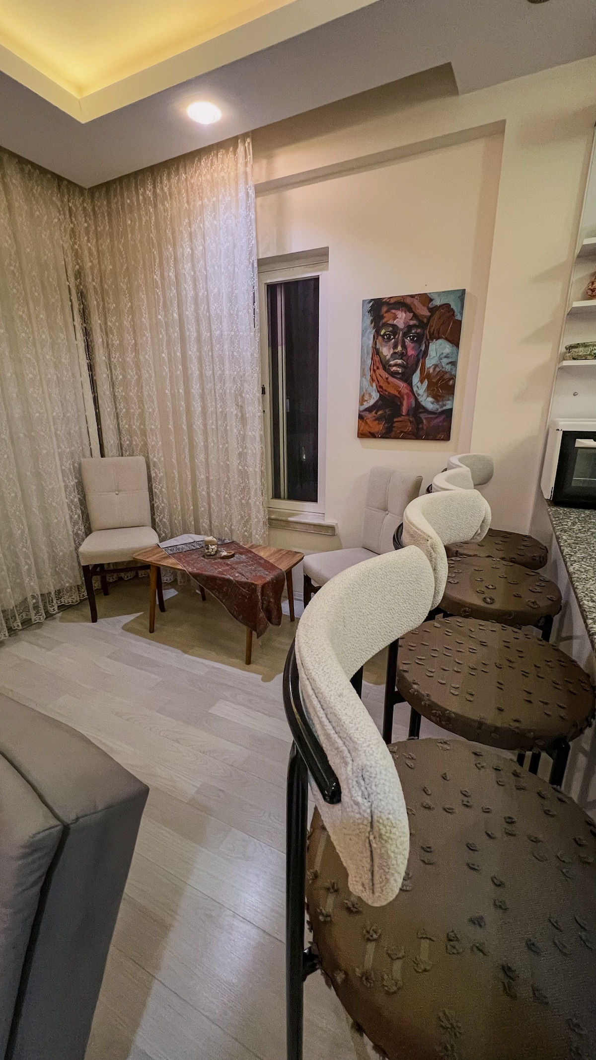 Deniz kenarında ev ve havuz