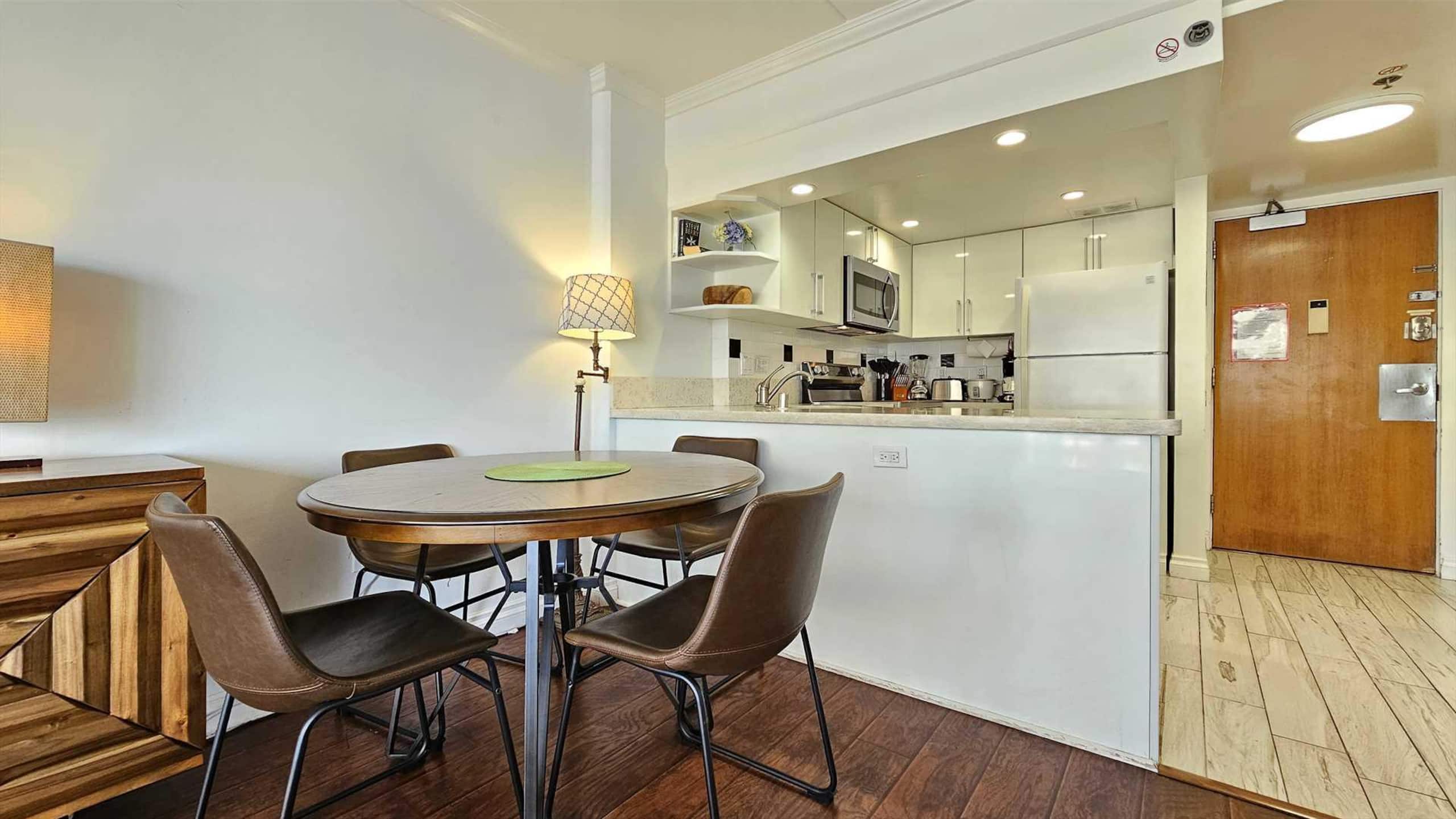 Condo in Waikiki · ★4.71 · 1 bedroom · 3 beds · 1 private bath - Image 10
