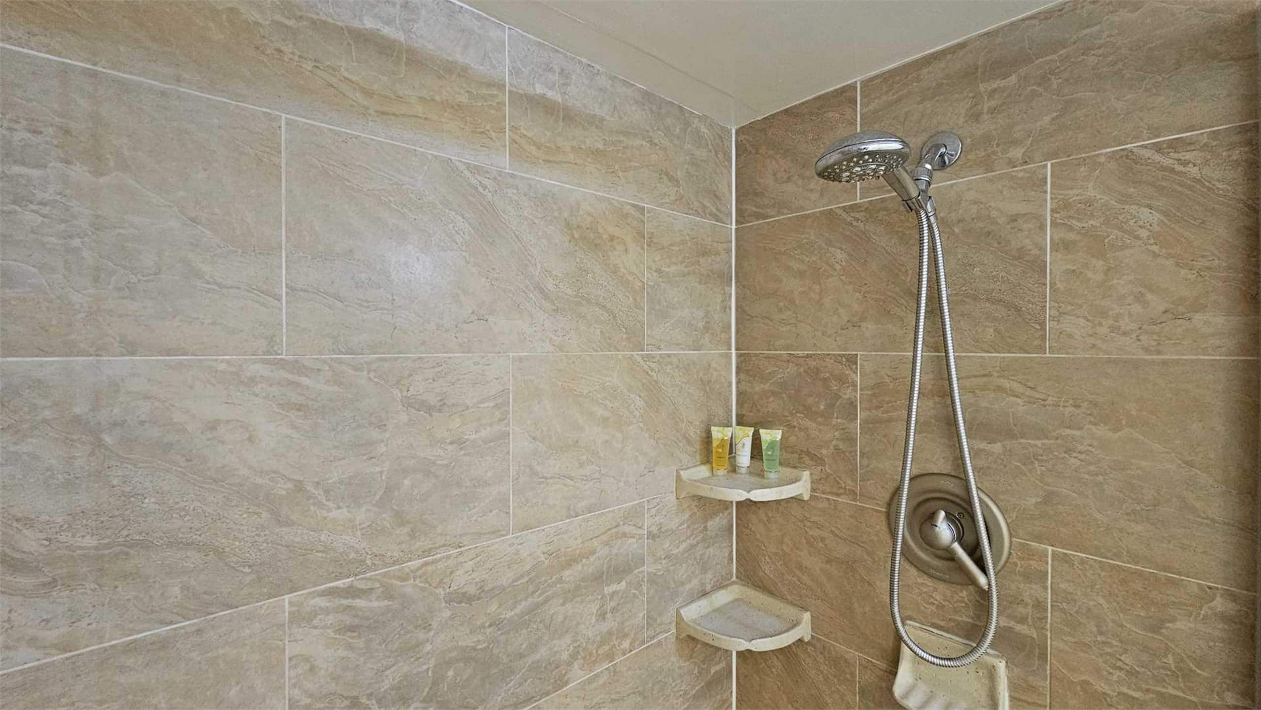 Condo in Waikiki · ★4.71 · 1 bedroom · 3 beds · 1 private bath - Image 24