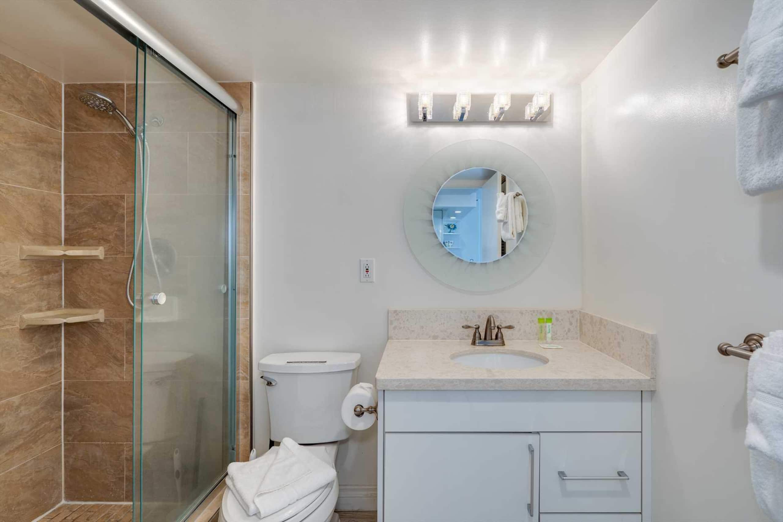 Condo in Waikiki · ★4.71 · 1 bedroom · 3 beds · 1 private bath - Image 23