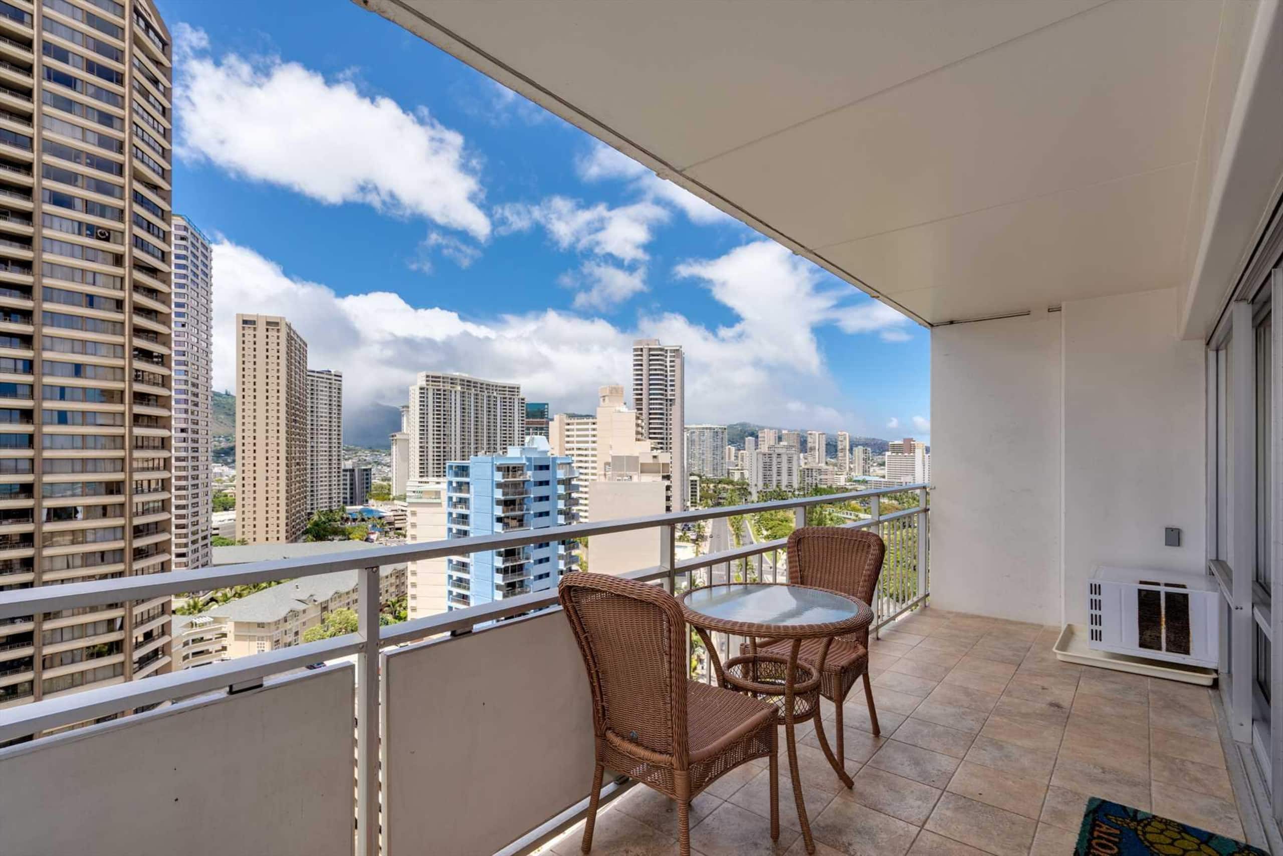 Condo in Waikiki · ★4.71 · 1 bedroom · 3 beds · 1 private bath - Image 19