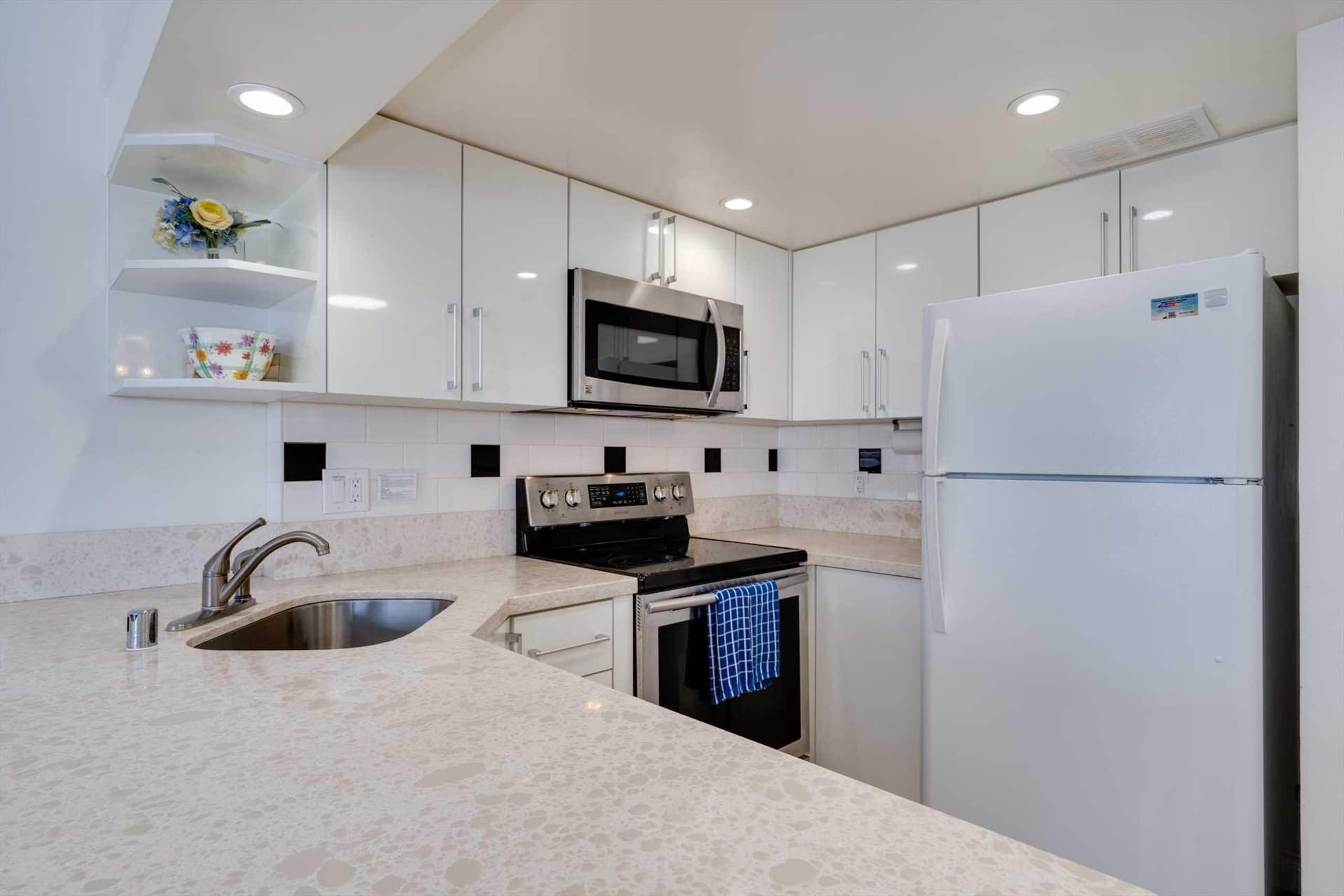 Condo in Waikiki · ★4.71 · 1 bedroom · 3 beds · 1 private bath - Image 12