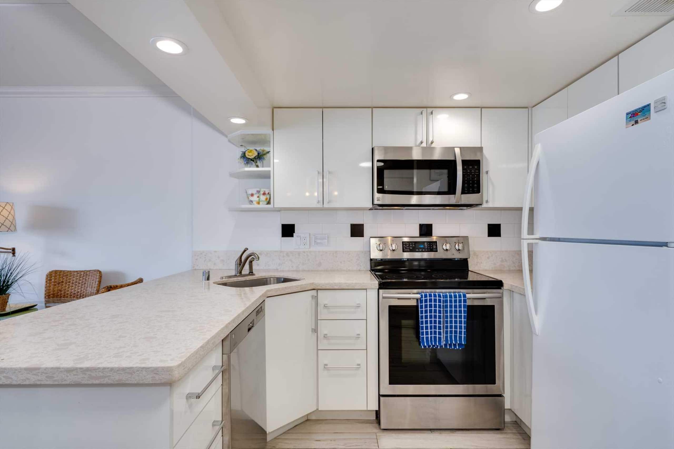 Condo in Waikiki · ★4.71 · 1 bedroom · 3 beds · 1 private bath - Image 13