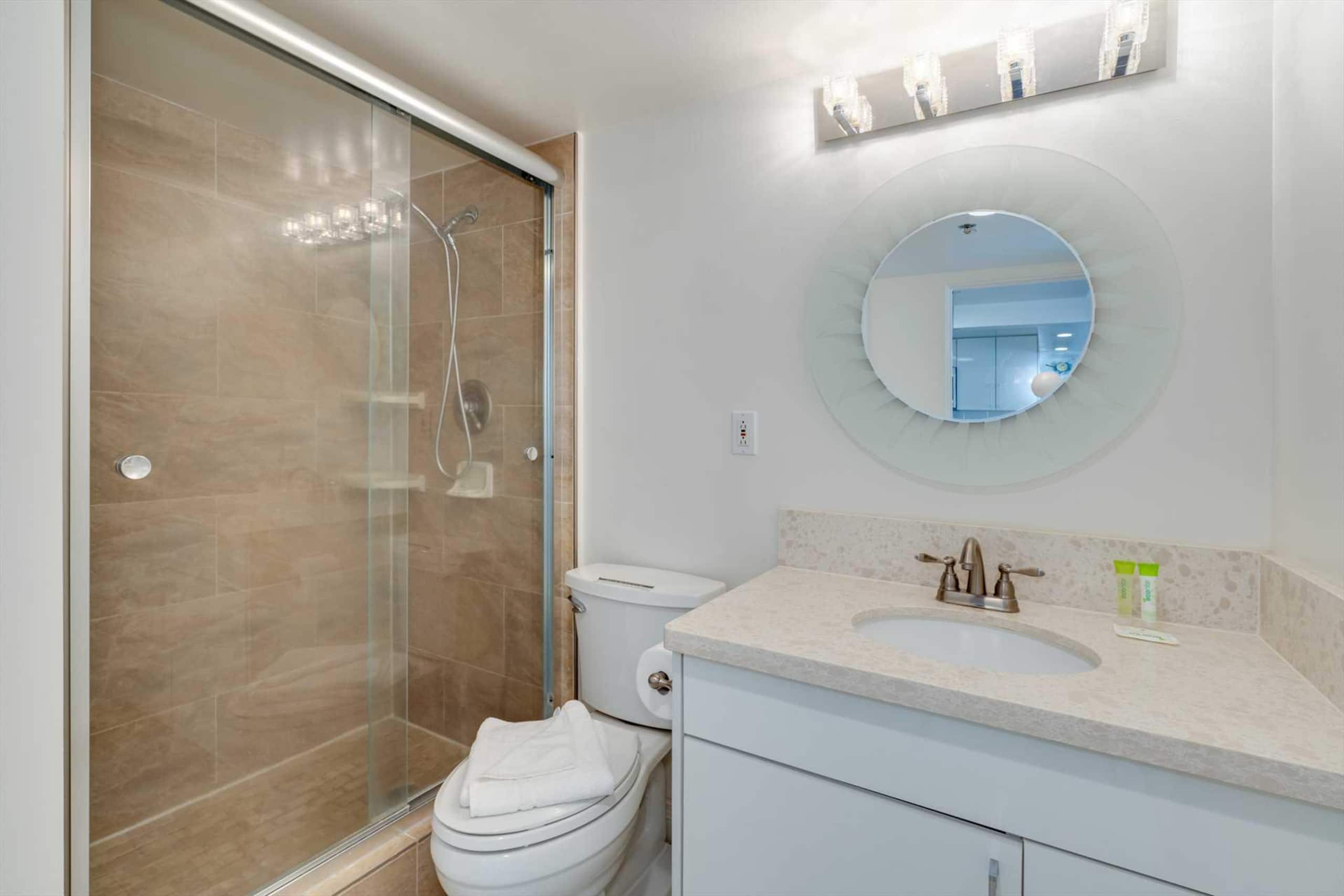 Condo in Waikiki · ★4.71 · 1 bedroom · 3 beds · 1 private bath - Image 20