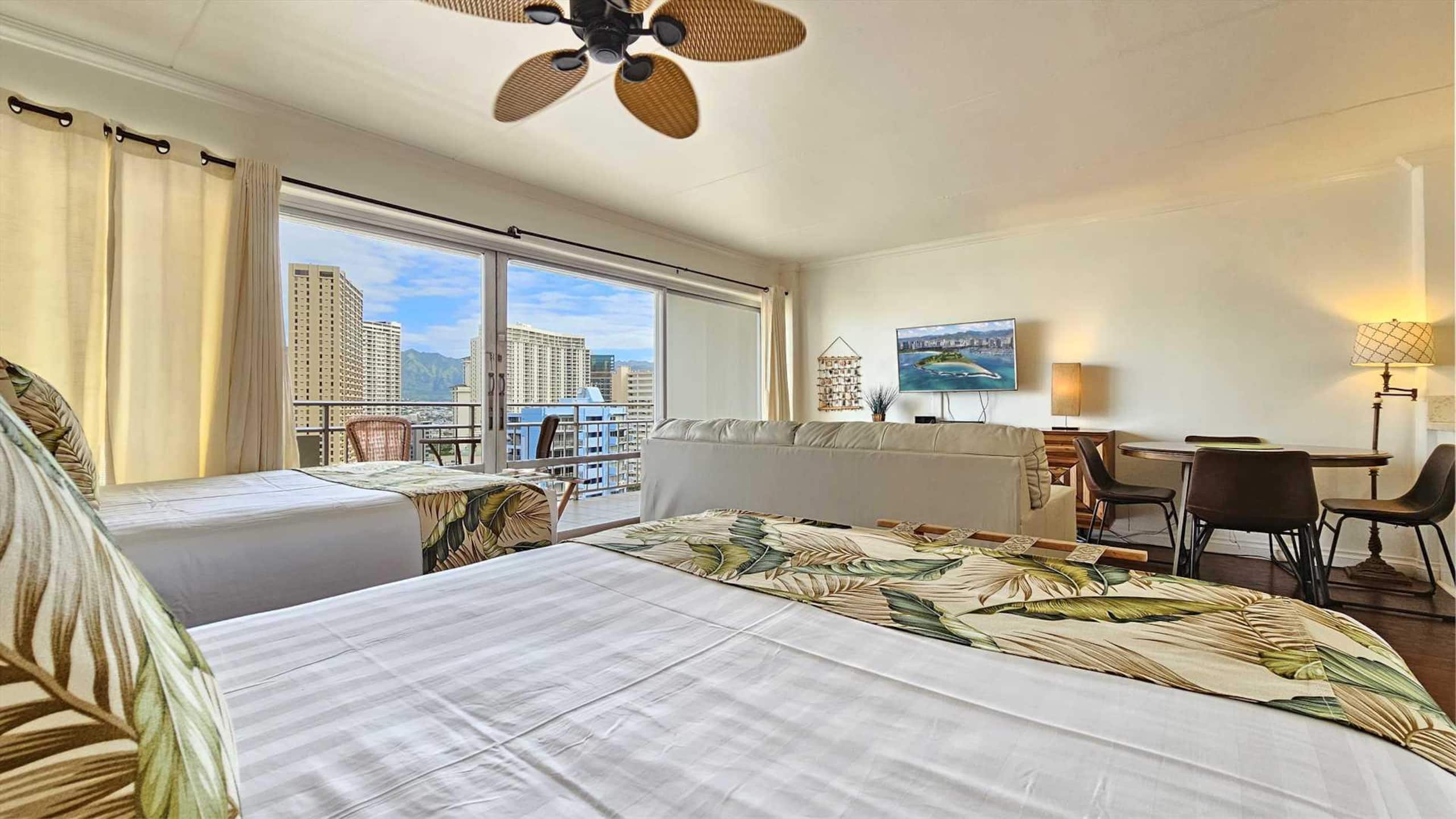 Condo in Waikiki · ★4.71 · 1 bedroom · 3 beds · 1 private bath - Image 9
