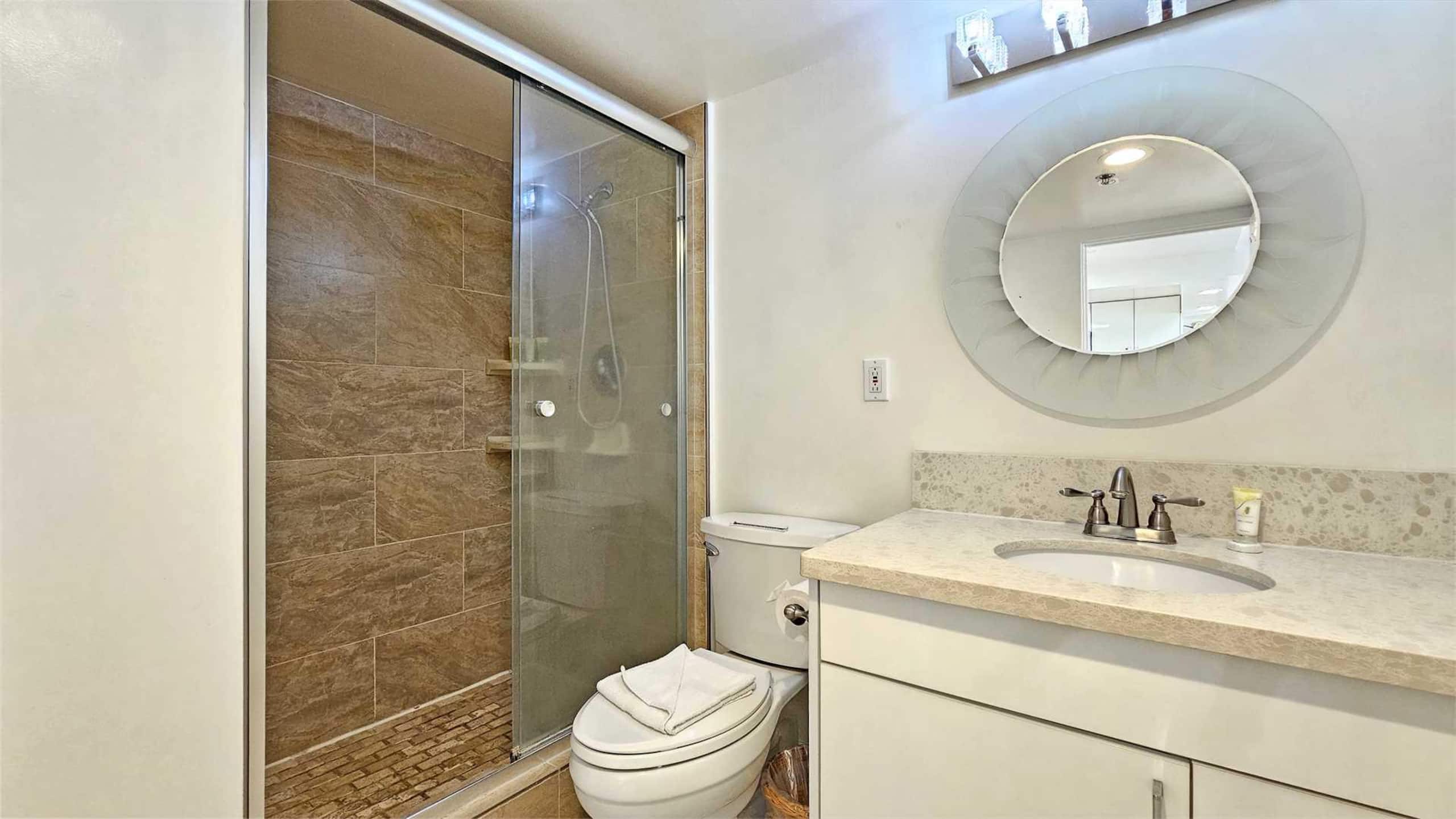 Condo in Waikiki · ★4.71 · 1 bedroom · 3 beds · 1 private bath - Image 21