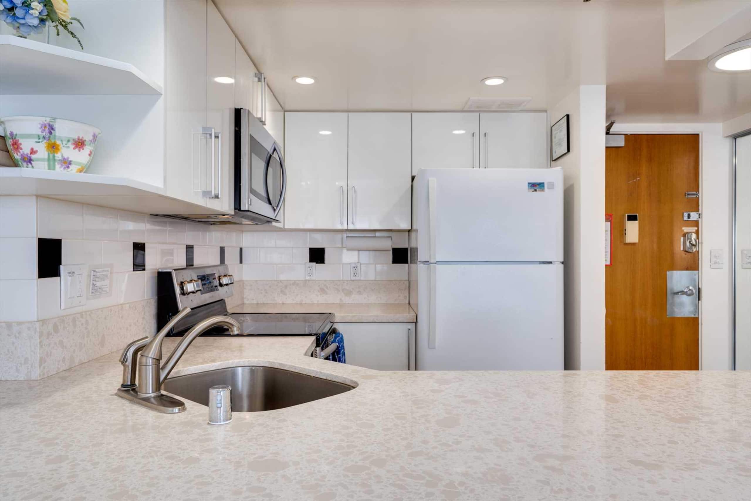 Condo in Waikiki · ★4.71 · 1 bedroom · 3 beds · 1 private bath - Image 14