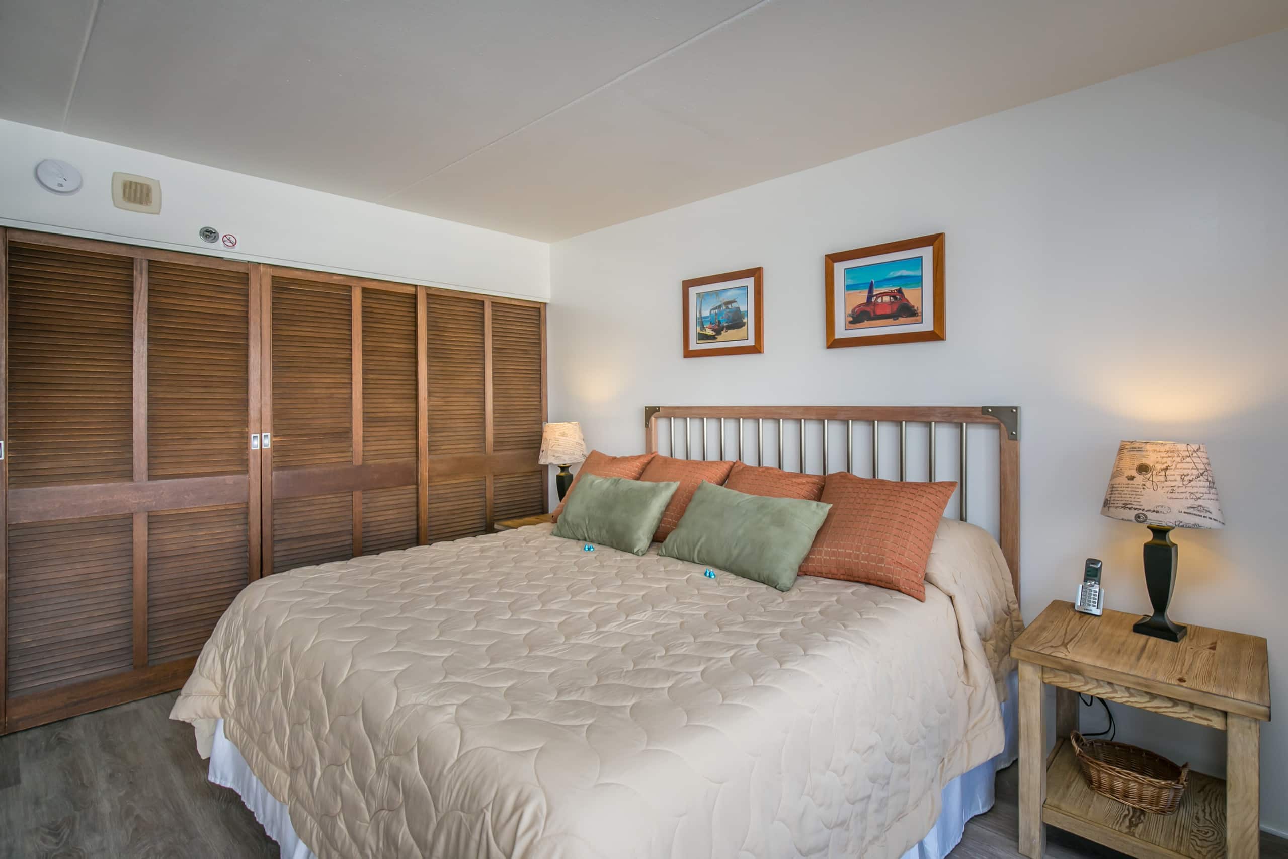 Condo in Waikiki · ★4.55 · 1 bedroom · 2 beds · 1 private bath - Image 11