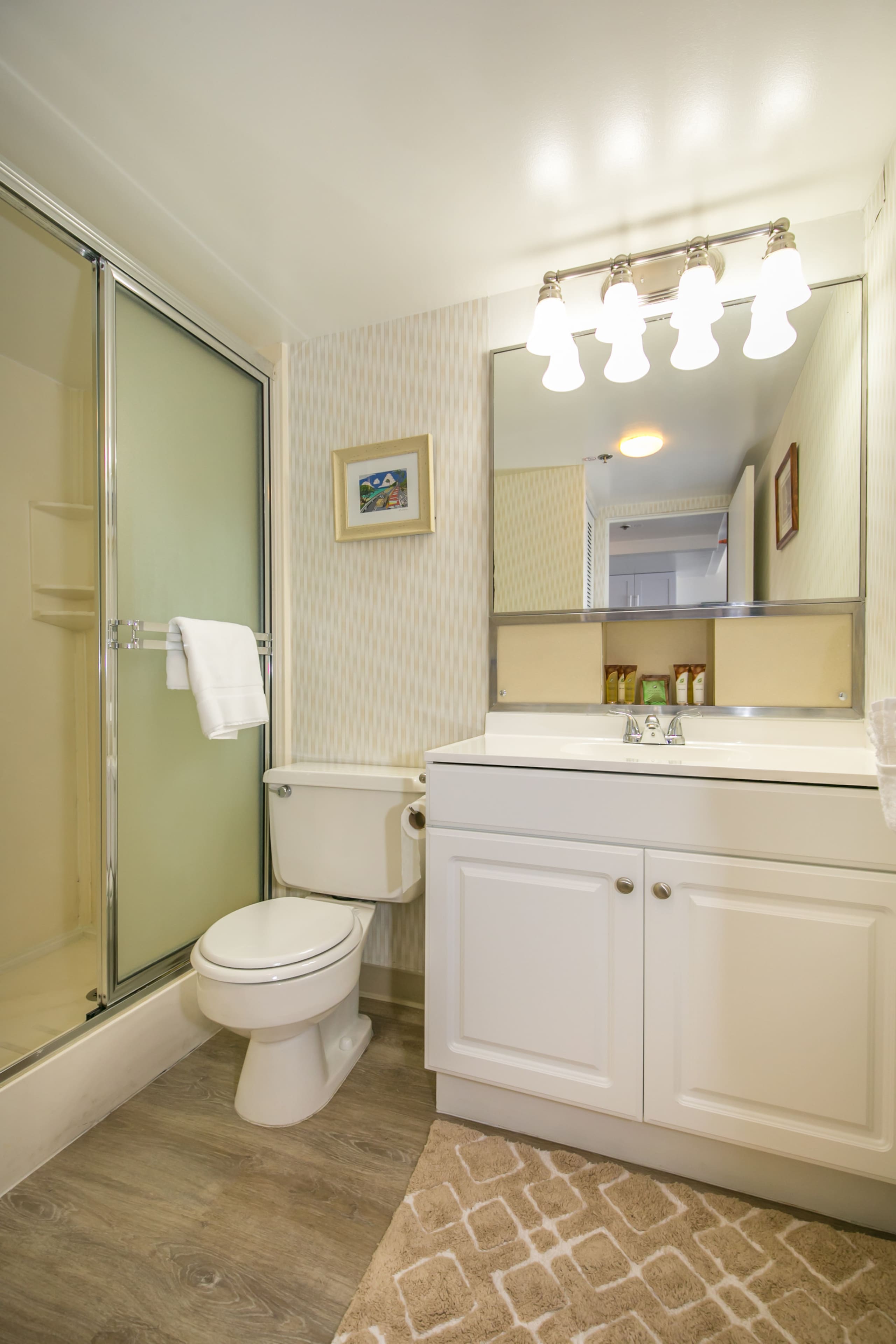 Condo in Waikiki · ★4.55 · 1 bedroom · 2 beds · 1 private bath - Image 23