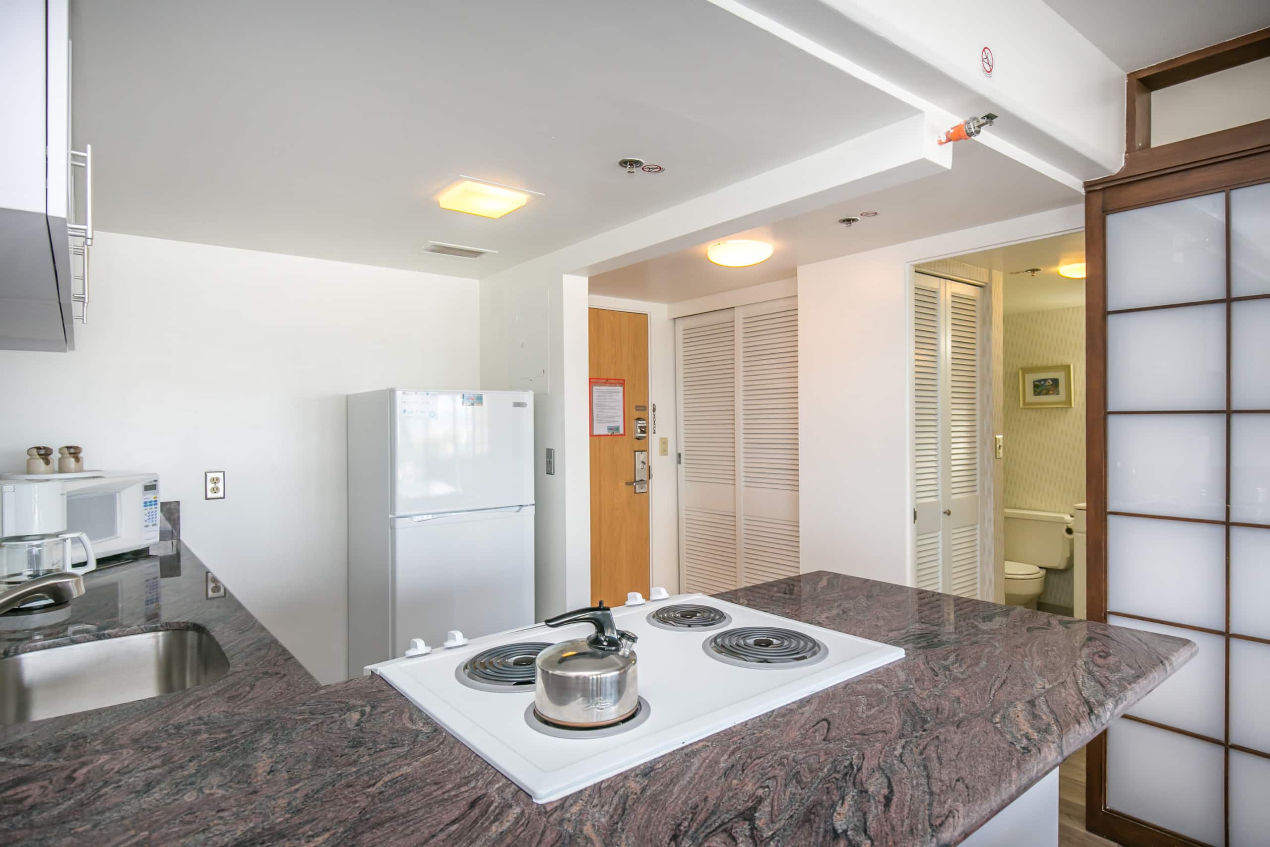 Condo in Waikiki · ★4.55 · 1 bedroom · 2 beds · 1 private bath - Image 21