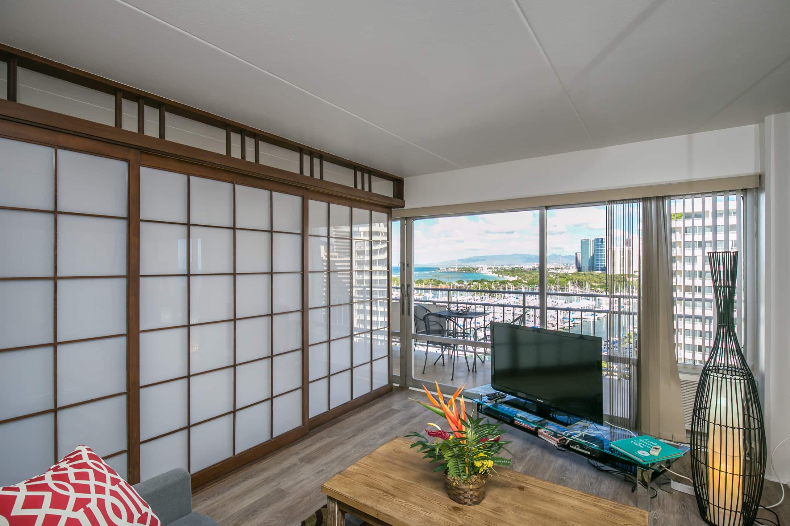 Condo in Waikiki · ★4.55 · 1 bedroom · 2 beds · 1 private bath - Image 8