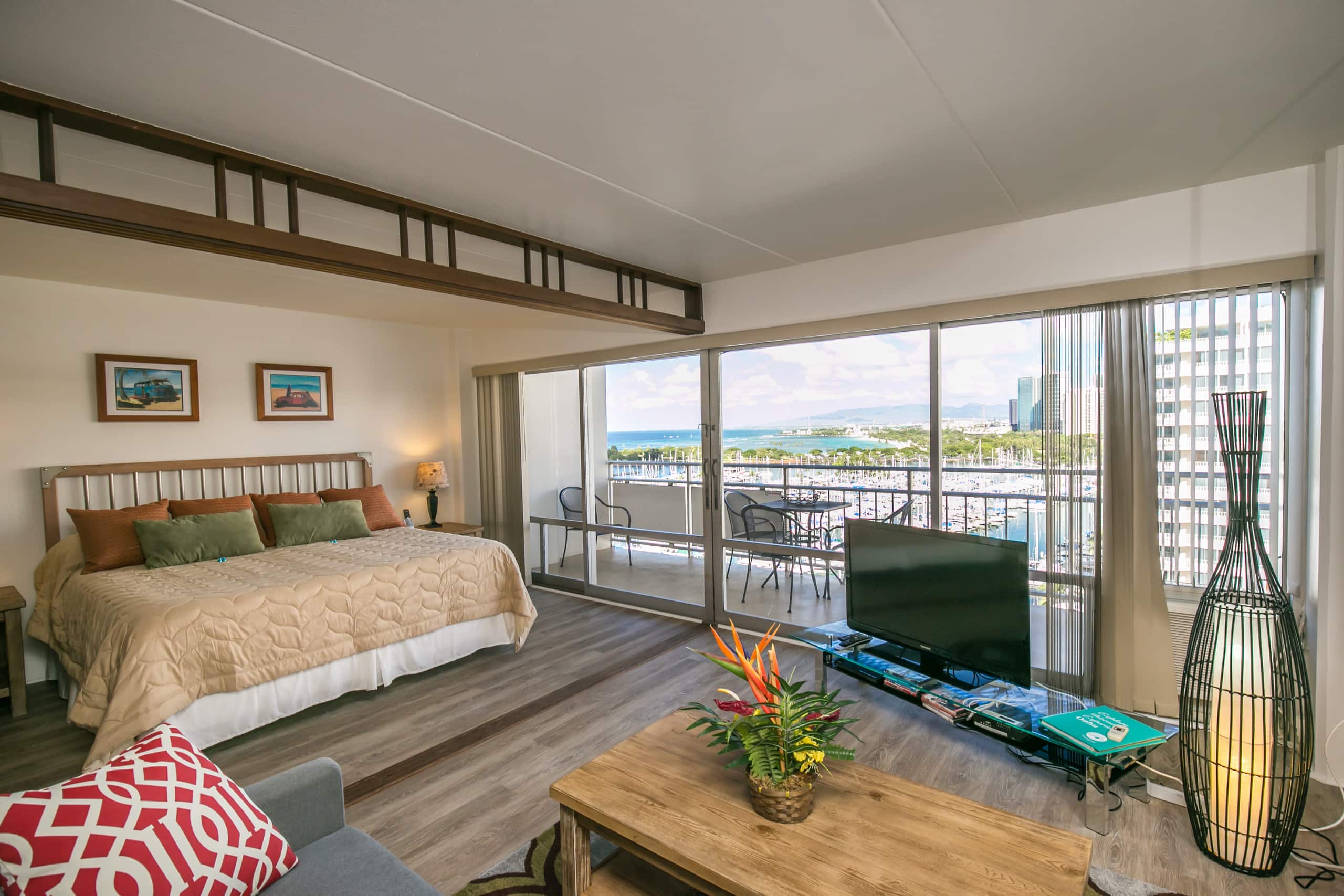 Condo in Waikiki · ★4.55 · 1 bedroom · 2 beds · 1 private bath - Image 2