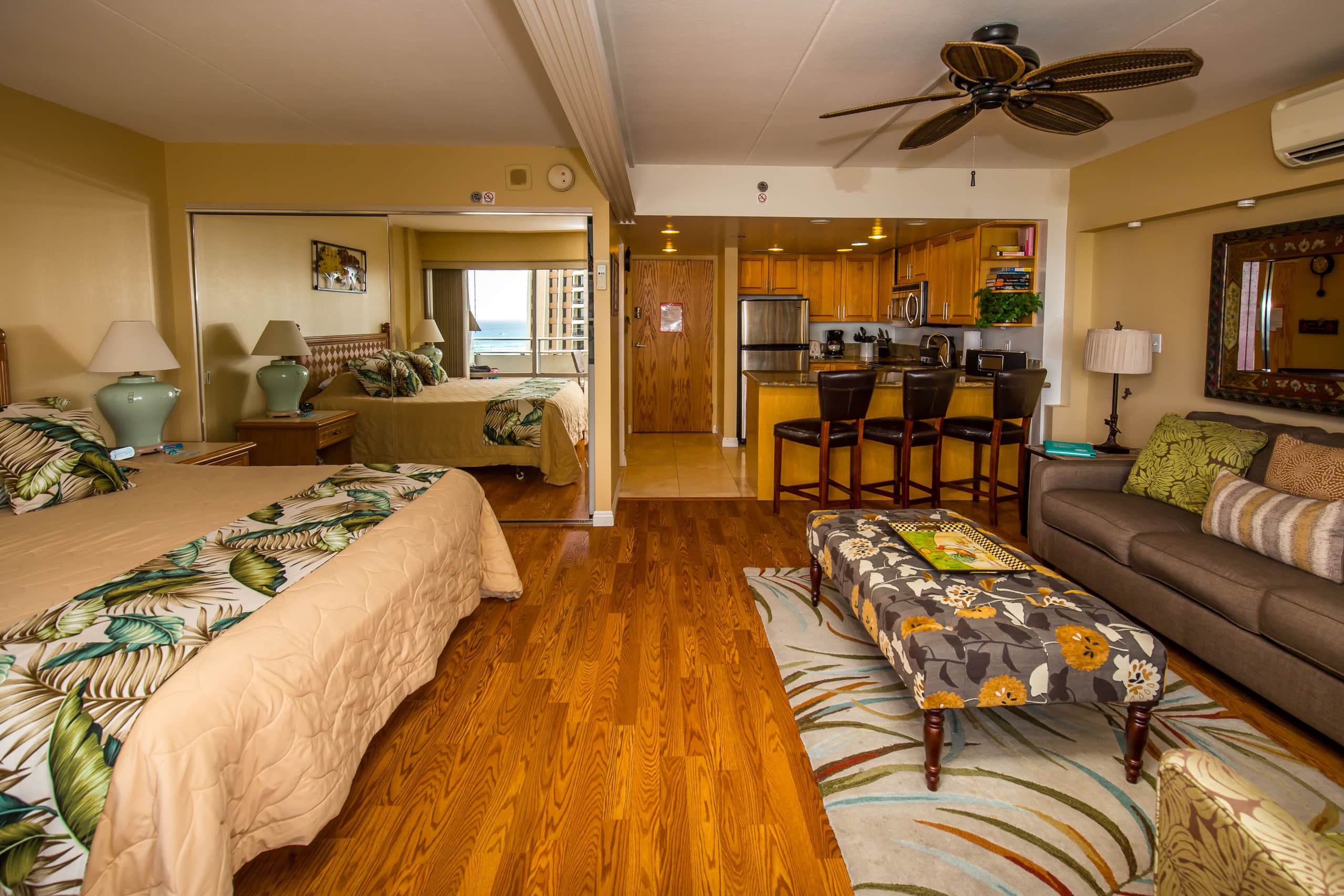 Condo in Waikiki · ★4.77 · 1 bedroom · 2 beds · 1 private bath - Image 10