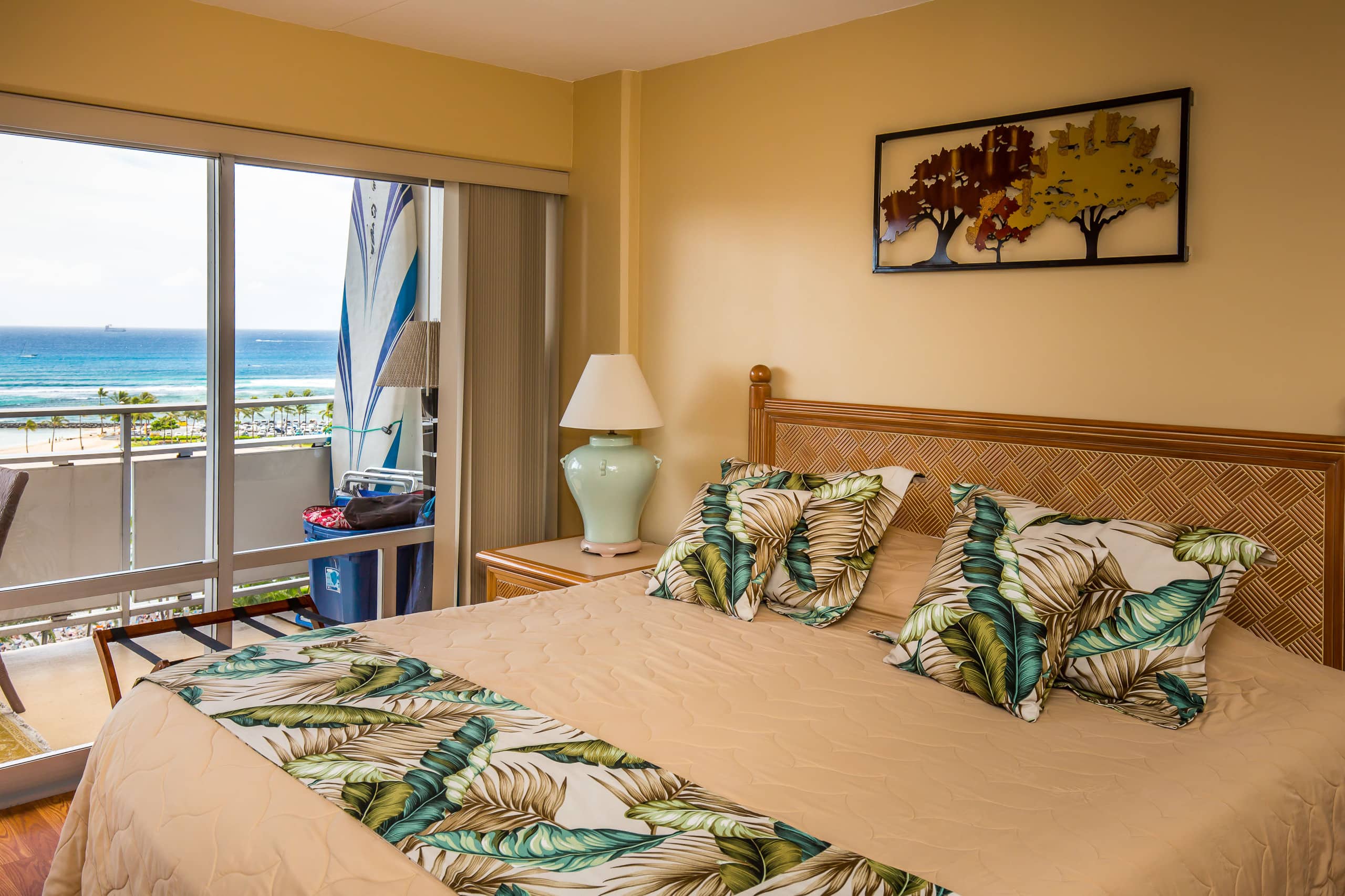 Condo in Waikiki · ★4.77 · 1 bedroom · 2 beds · 1 private bath - Image 12