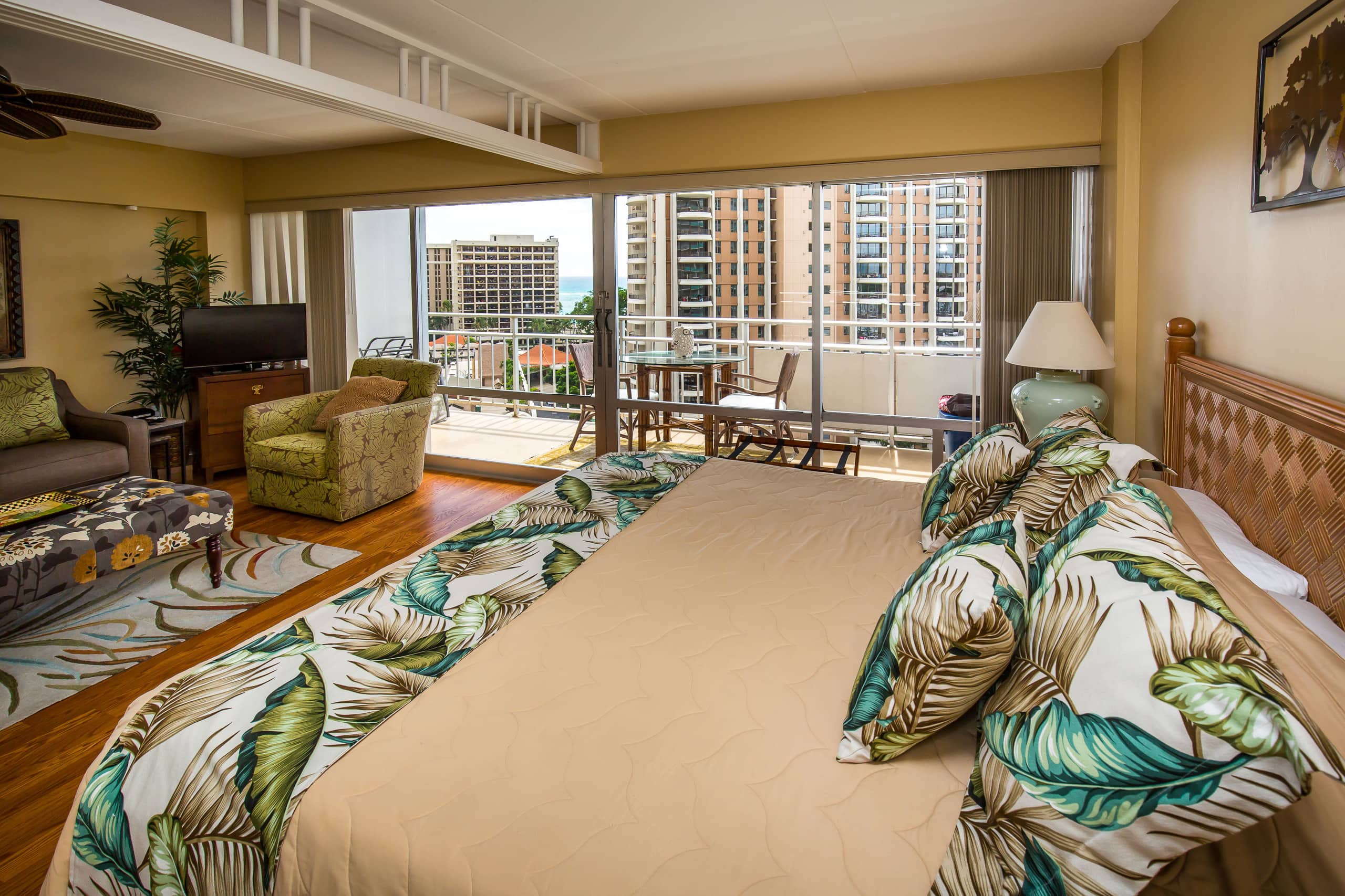Condo in Waikiki · ★4.77 · 1 bedroom · 2 beds · 1 private bath - Image 7