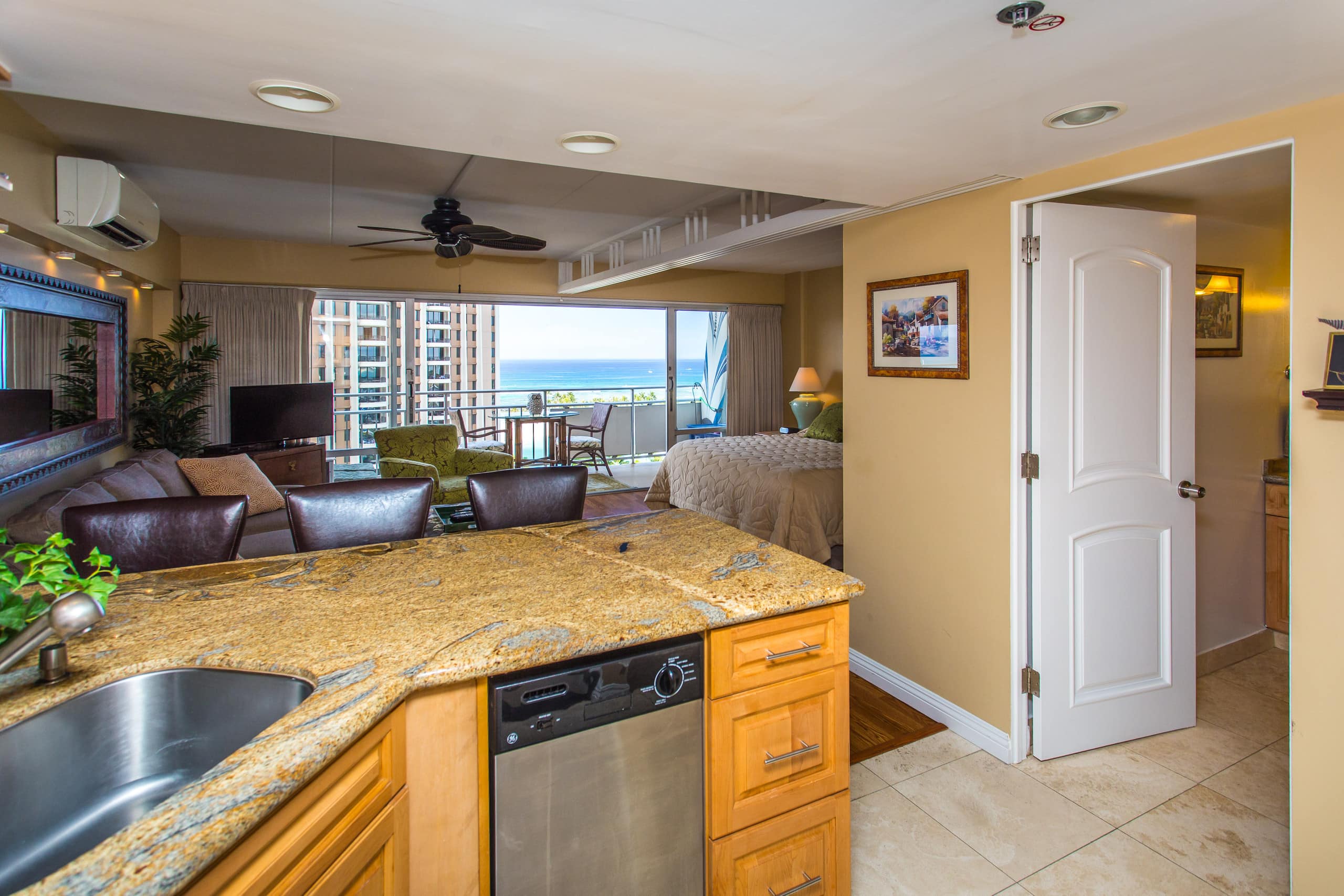 Condo in Waikiki · ★4.77 · 1 bedroom · 2 beds · 1 private bath - Image 23