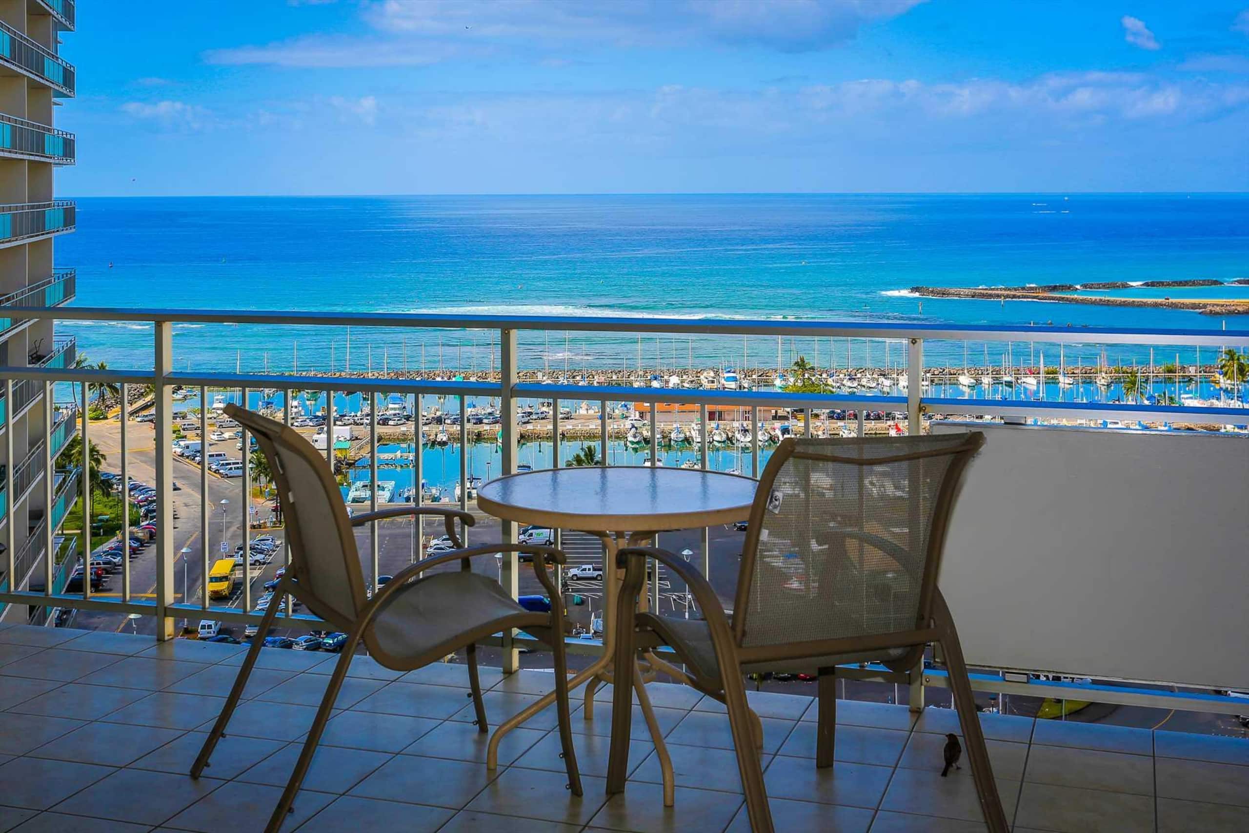 Condo in Waikiki · ★4.41 · 1 bedroom · 2 beds · 1 private bath - Image 11