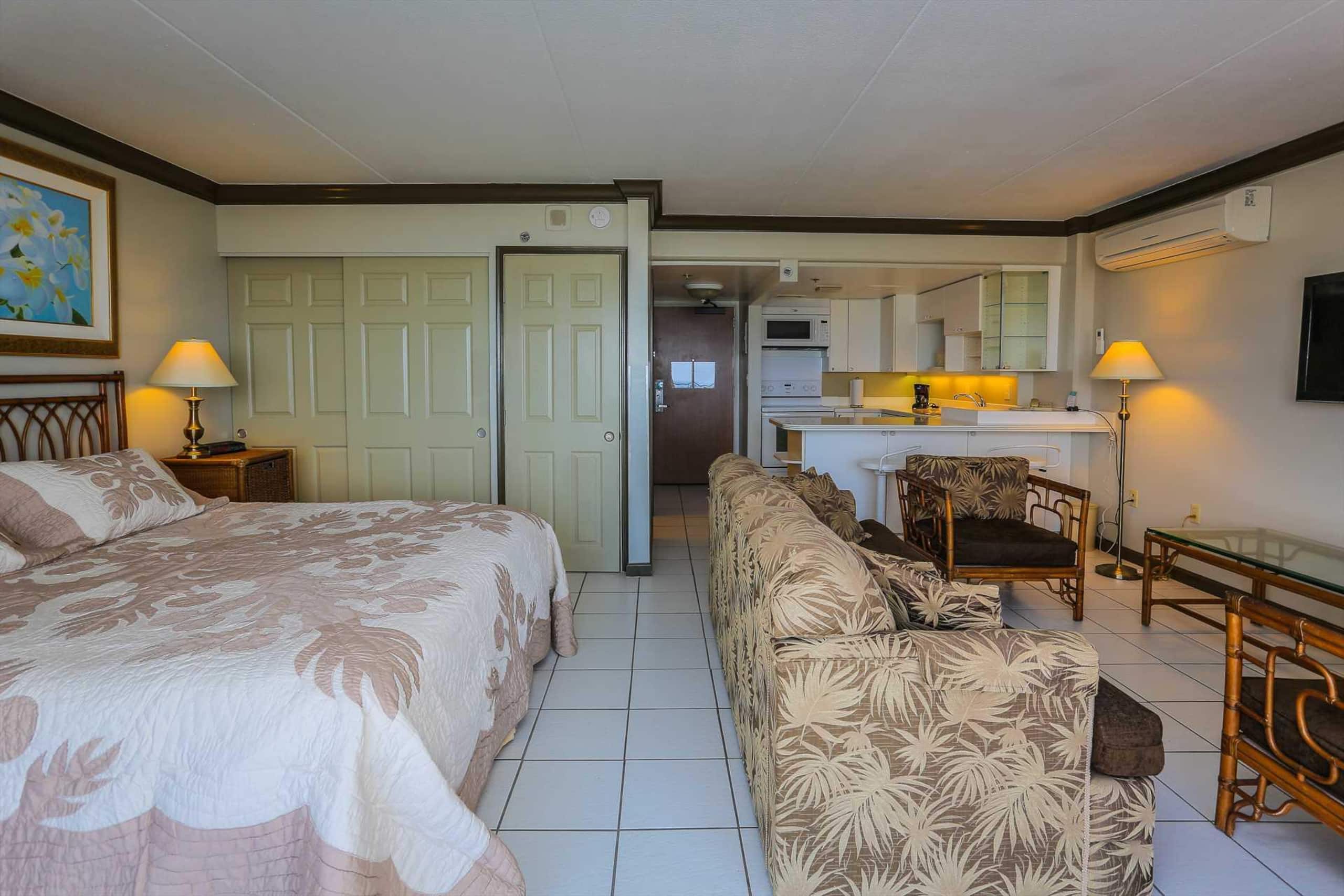 Condo in Waikiki · ★4.41 · 1 bedroom · 2 beds · 1 private bath - Image 14