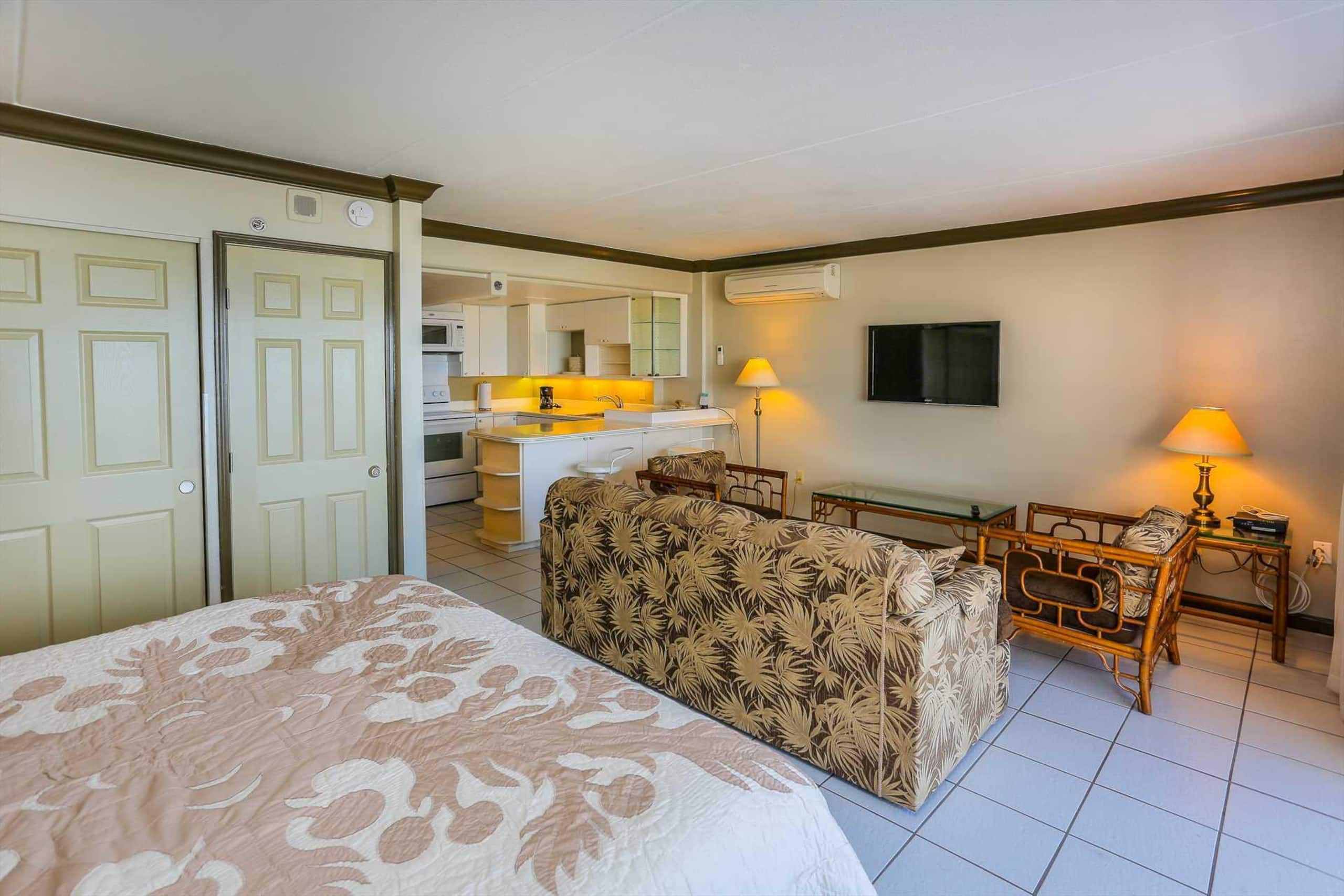 Condo in Waikiki · ★4.41 · 1 bedroom · 2 beds · 1 private bath - Image 15