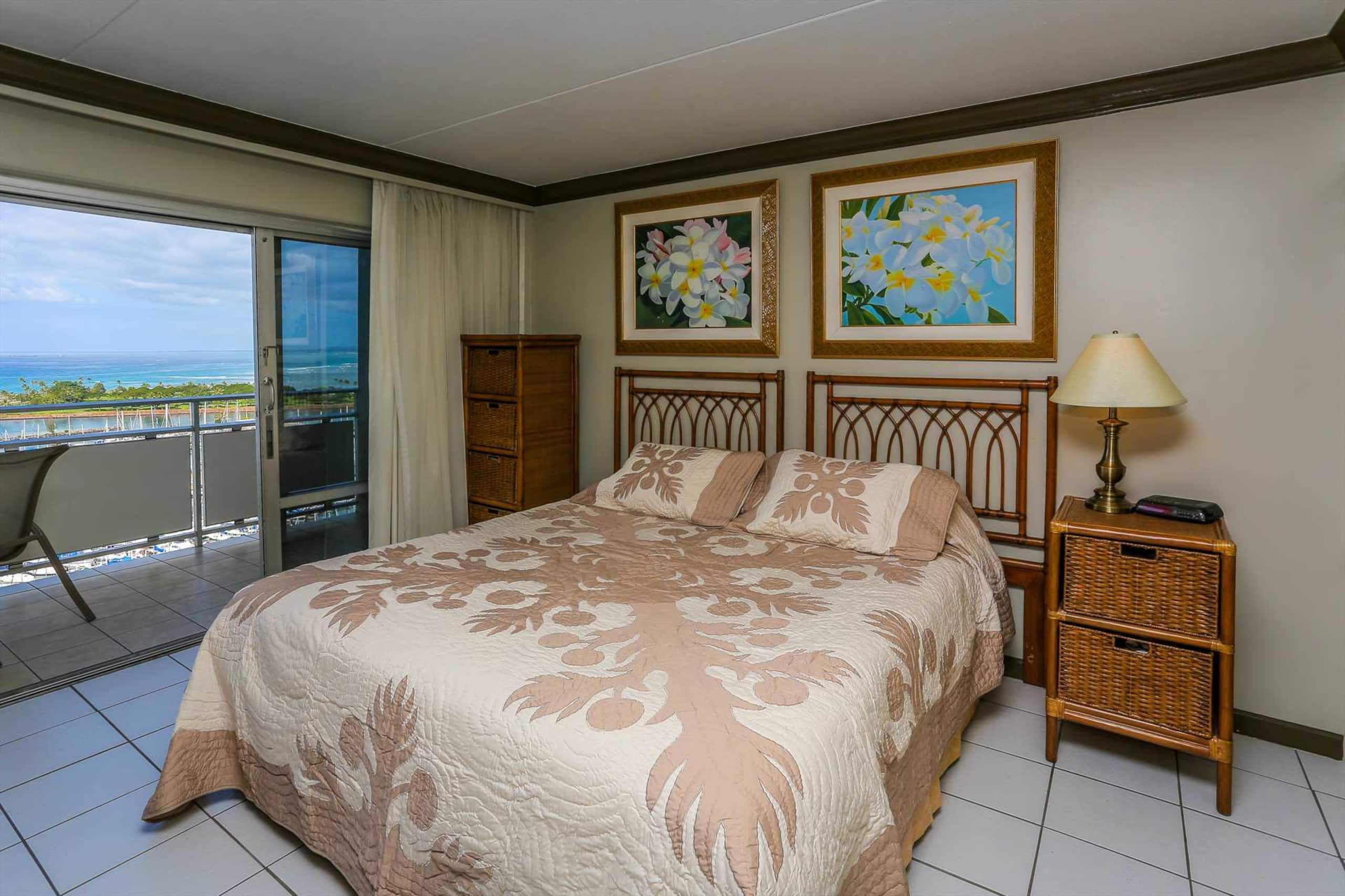Condo in Waikiki · ★4.41 · 1 bedroom · 2 beds · 1 private bath - Image 12