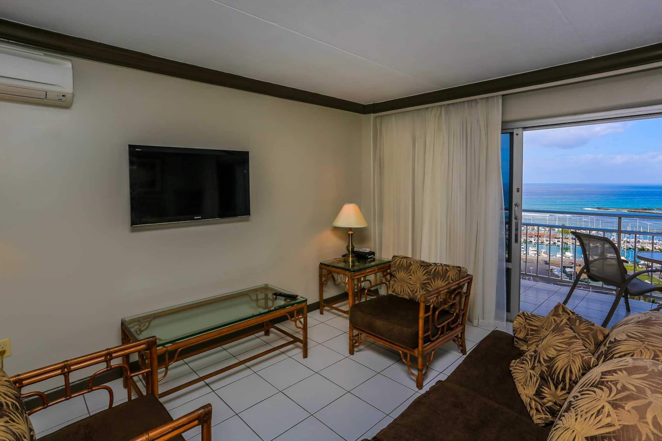 Condo in Waikiki · ★4.41 · 1 bedroom · 2 beds · 1 private bath - Image 9