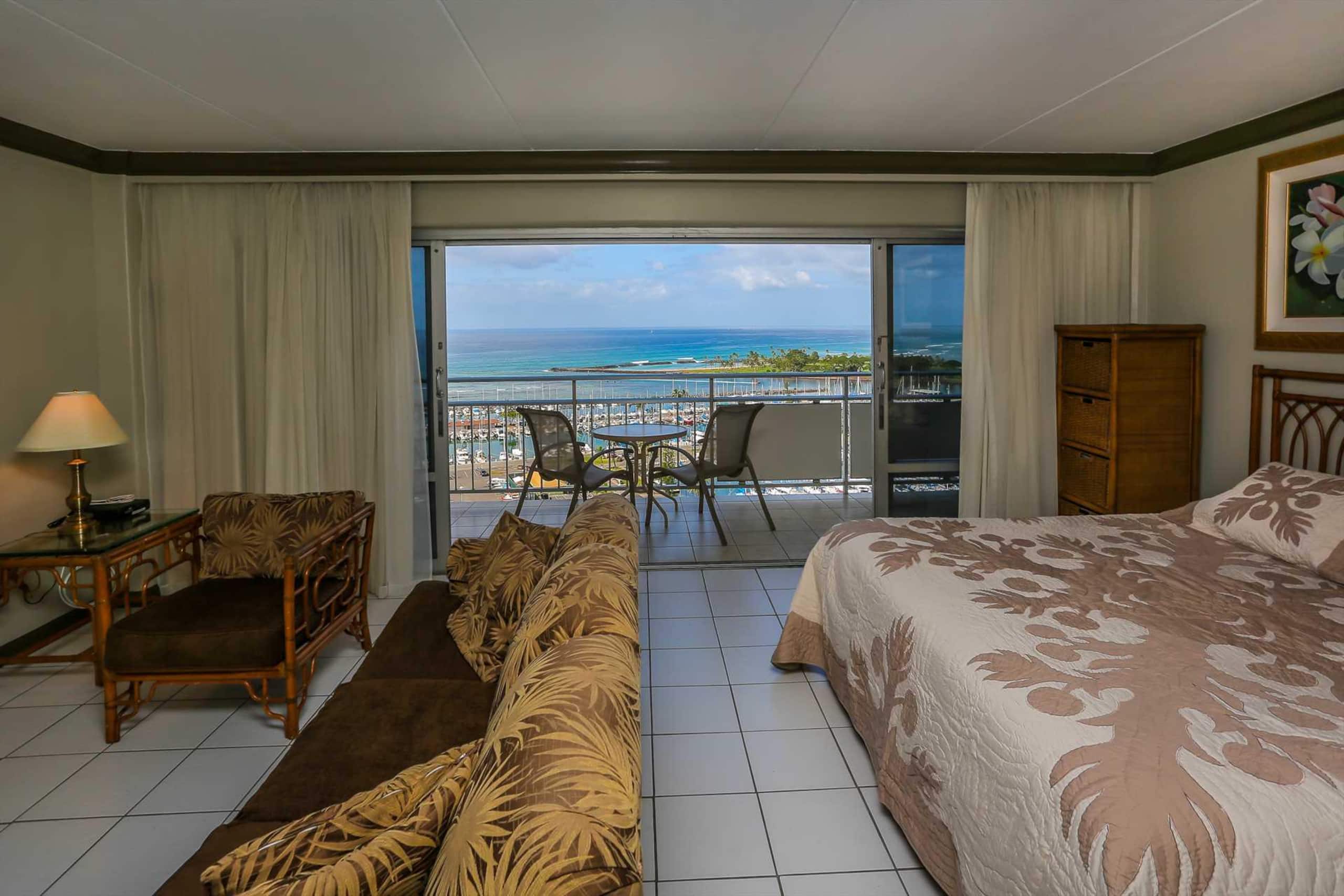 Condo in Waikiki · ★4.41 · 1 bedroom · 2 beds · 1 private bath - Image 7