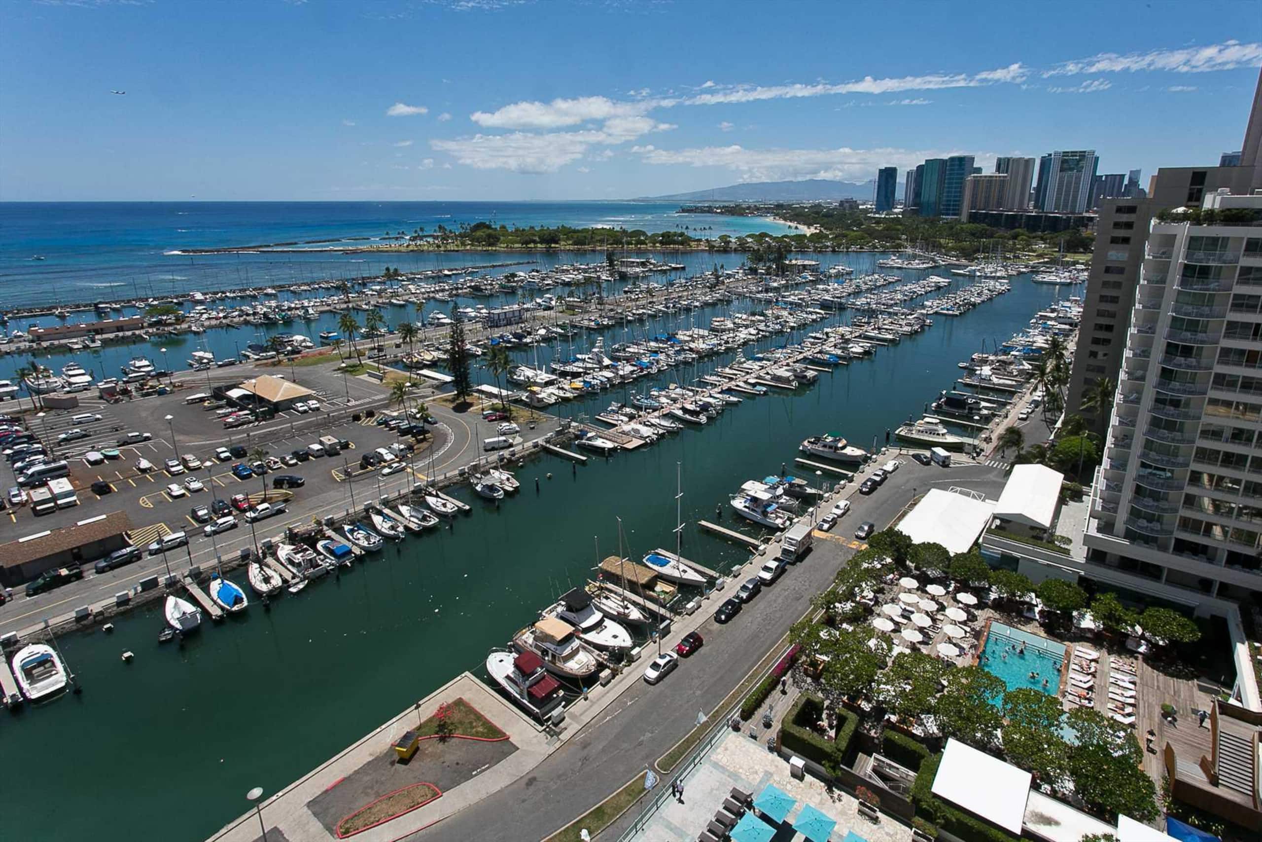 Condo in Waikiki · ★4.81 · 1 bedroom · 2 beds · 1 private bath - Image 5