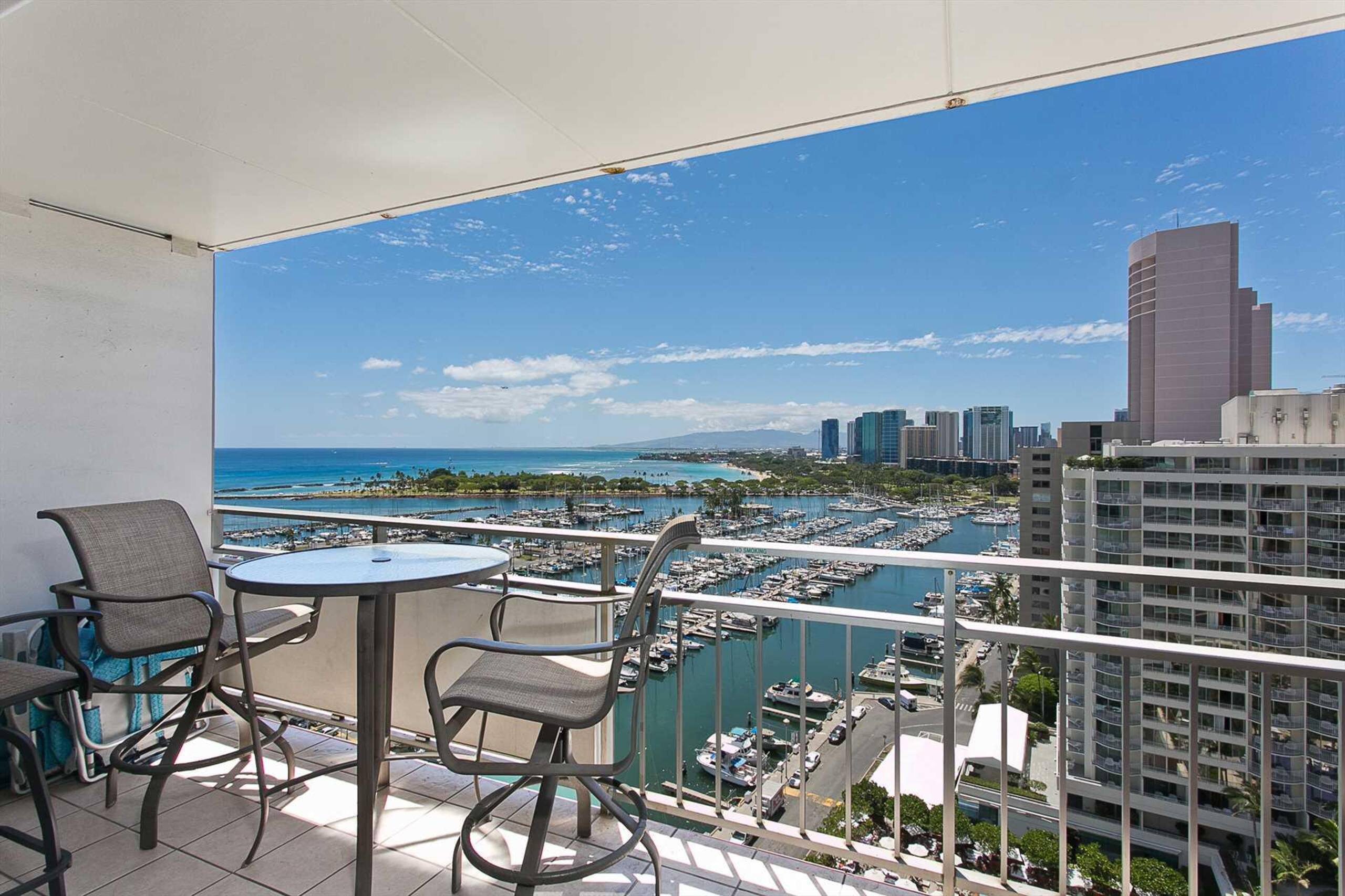 Condo in Waikiki · ★4.81 · 1 bedroom · 2 beds · 1 private bath - Image 4