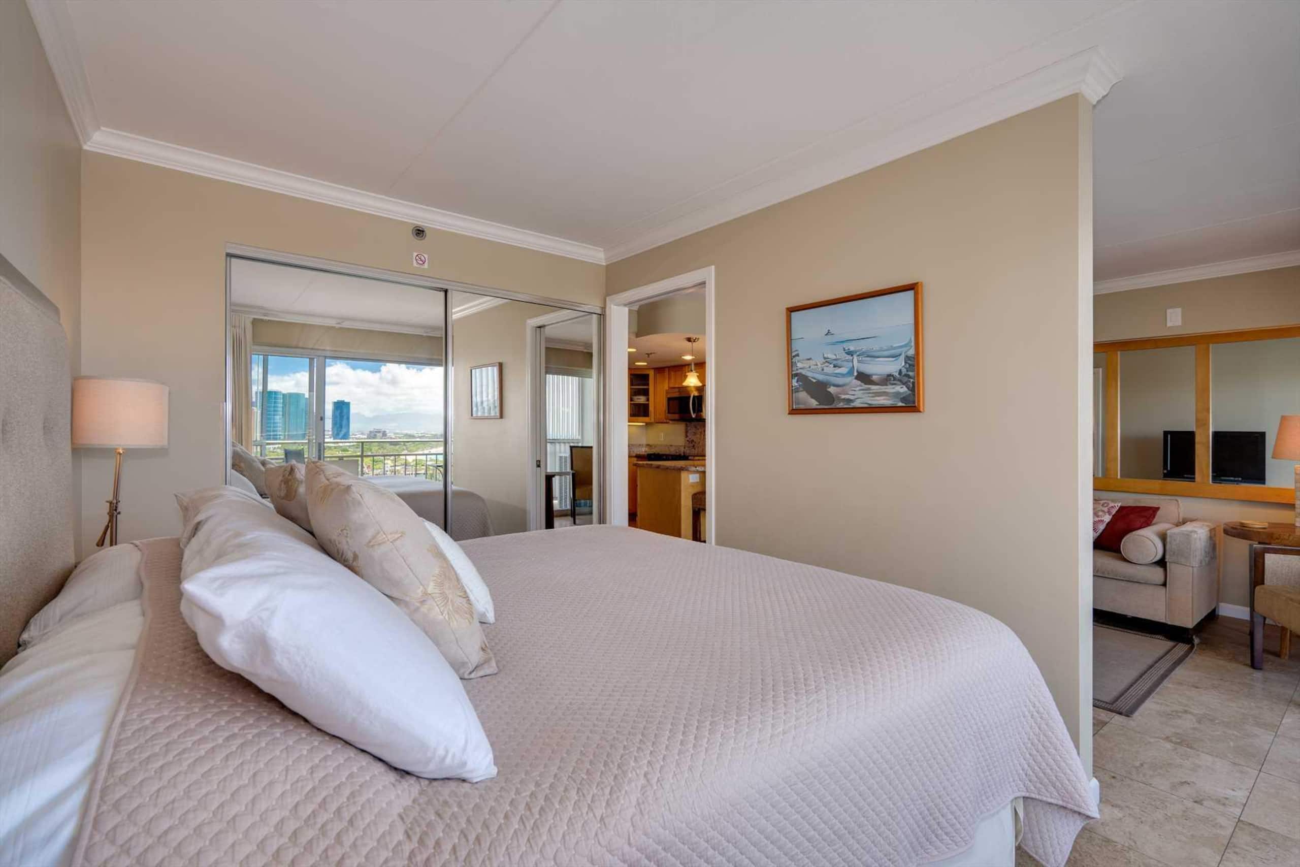 Condo in Waikiki · ★4.85 · 1 bedroom · 2 beds · 1 private bath - Image 25