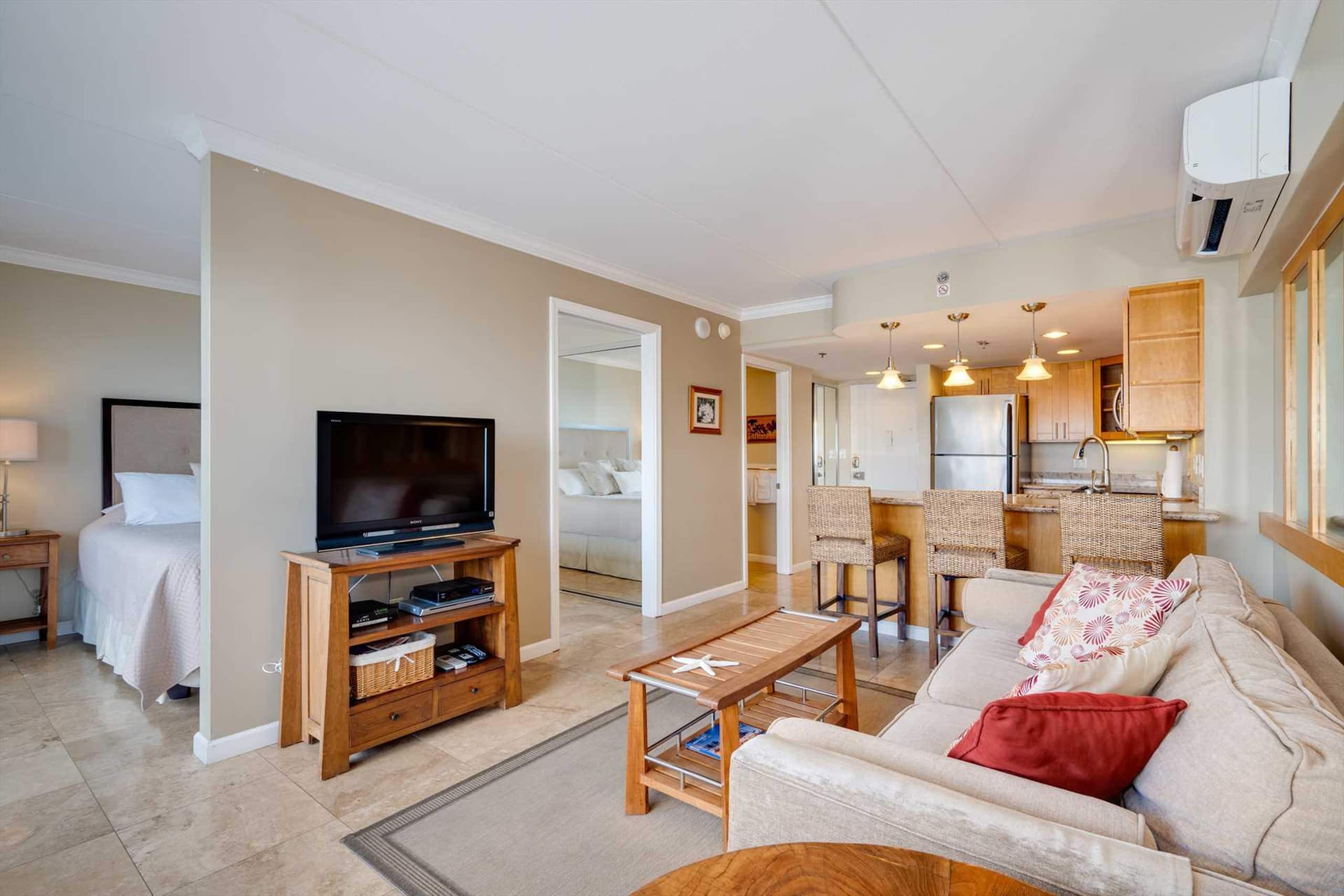 Condo in Waikiki · ★4.85 · 1 bedroom · 2 beds · 1 private bath - Image 5