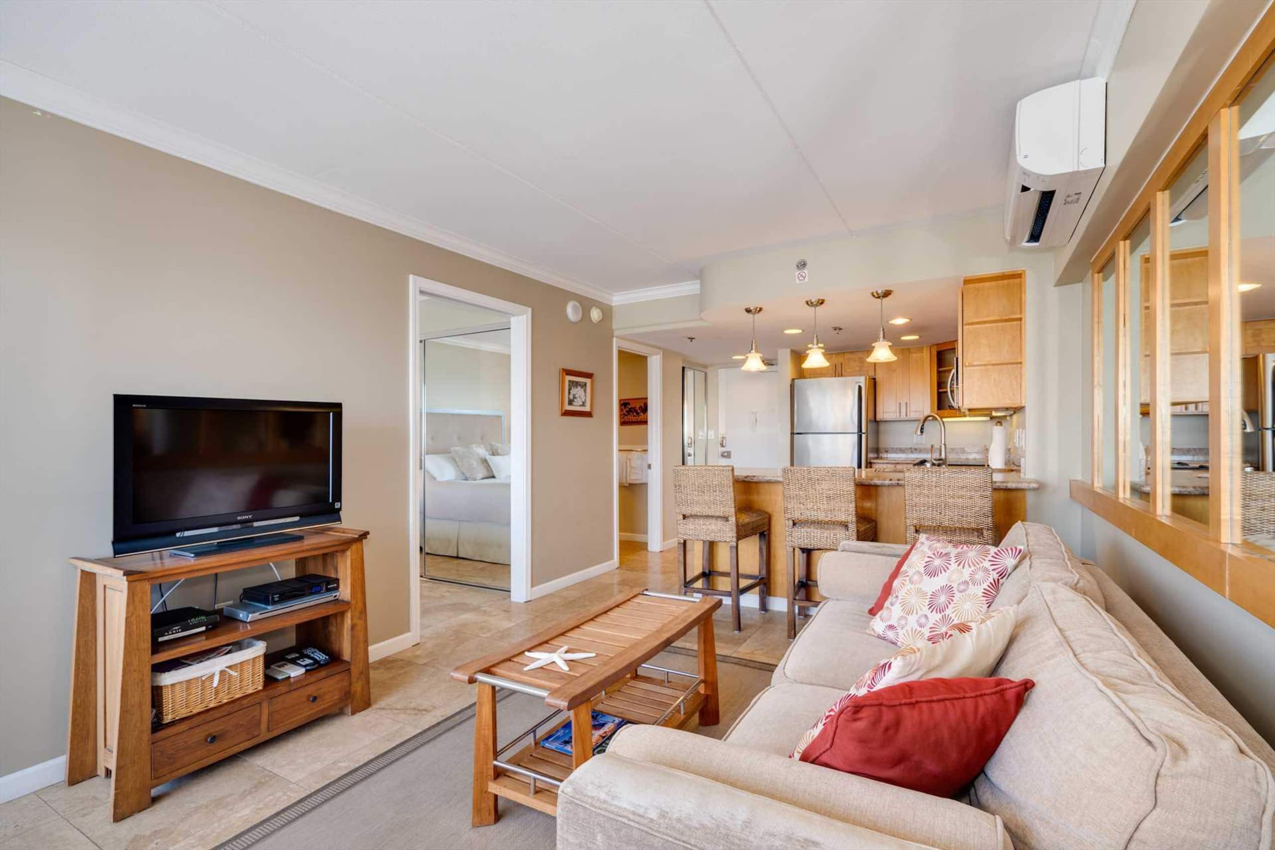 Condo in Waikiki · ★4.85 · 1 bedroom · 2 beds · 1 private bath - Image 7