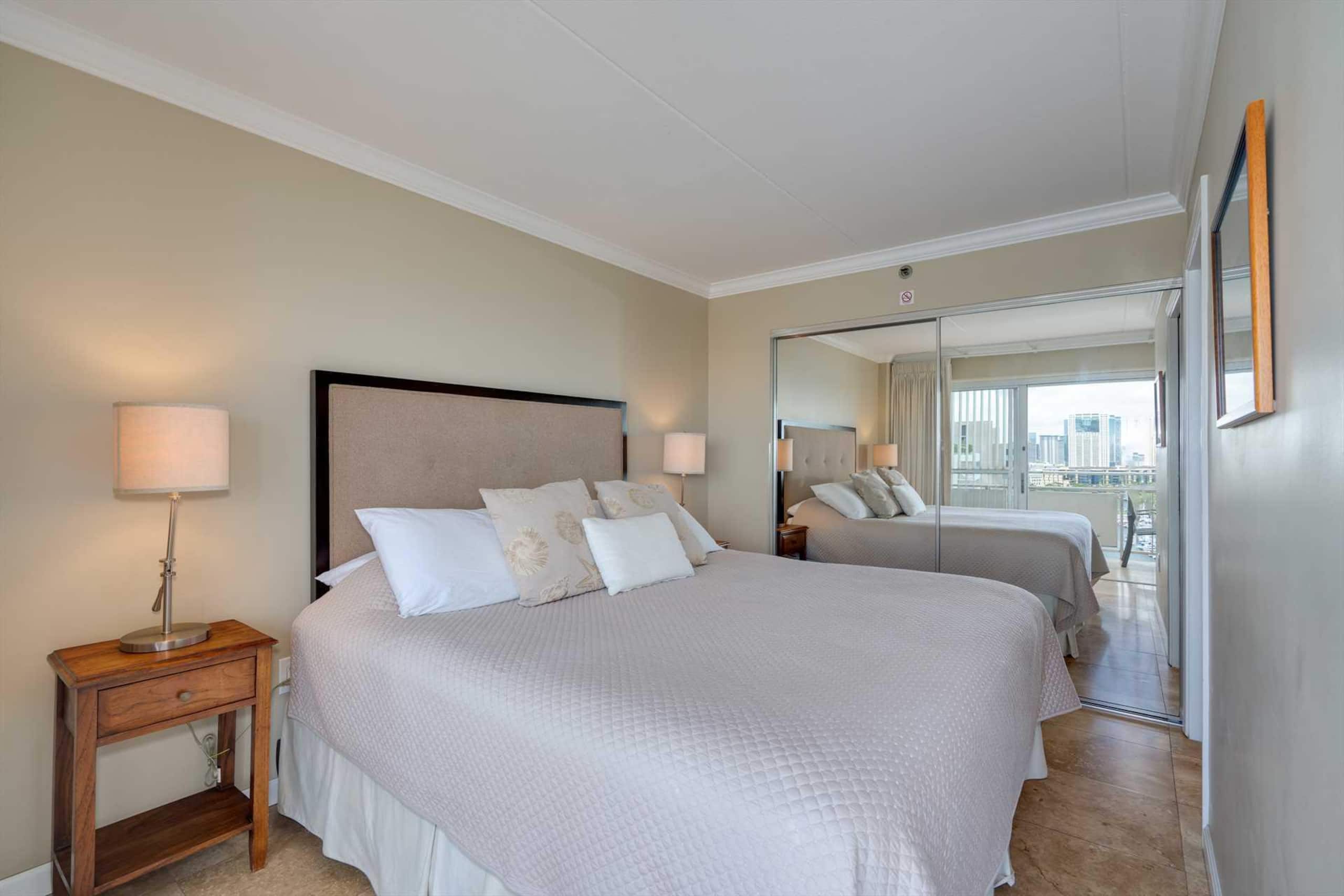 Condo in Waikiki · ★4.85 · 1 bedroom · 2 beds · 1 private bath - Image 30